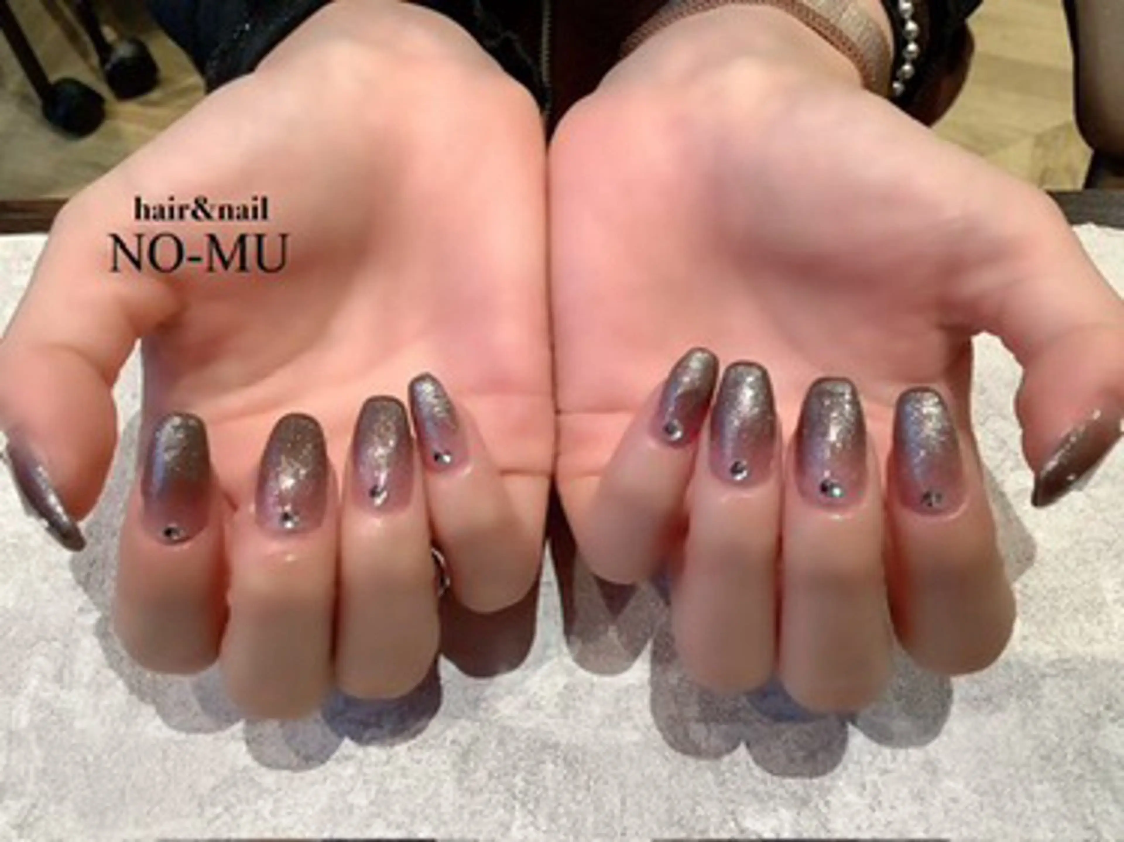 ネイル ストーンネイル ハンドネイル hair＆nail NO-MU所属・hair＆nail NO-MUのネイルデザイン
