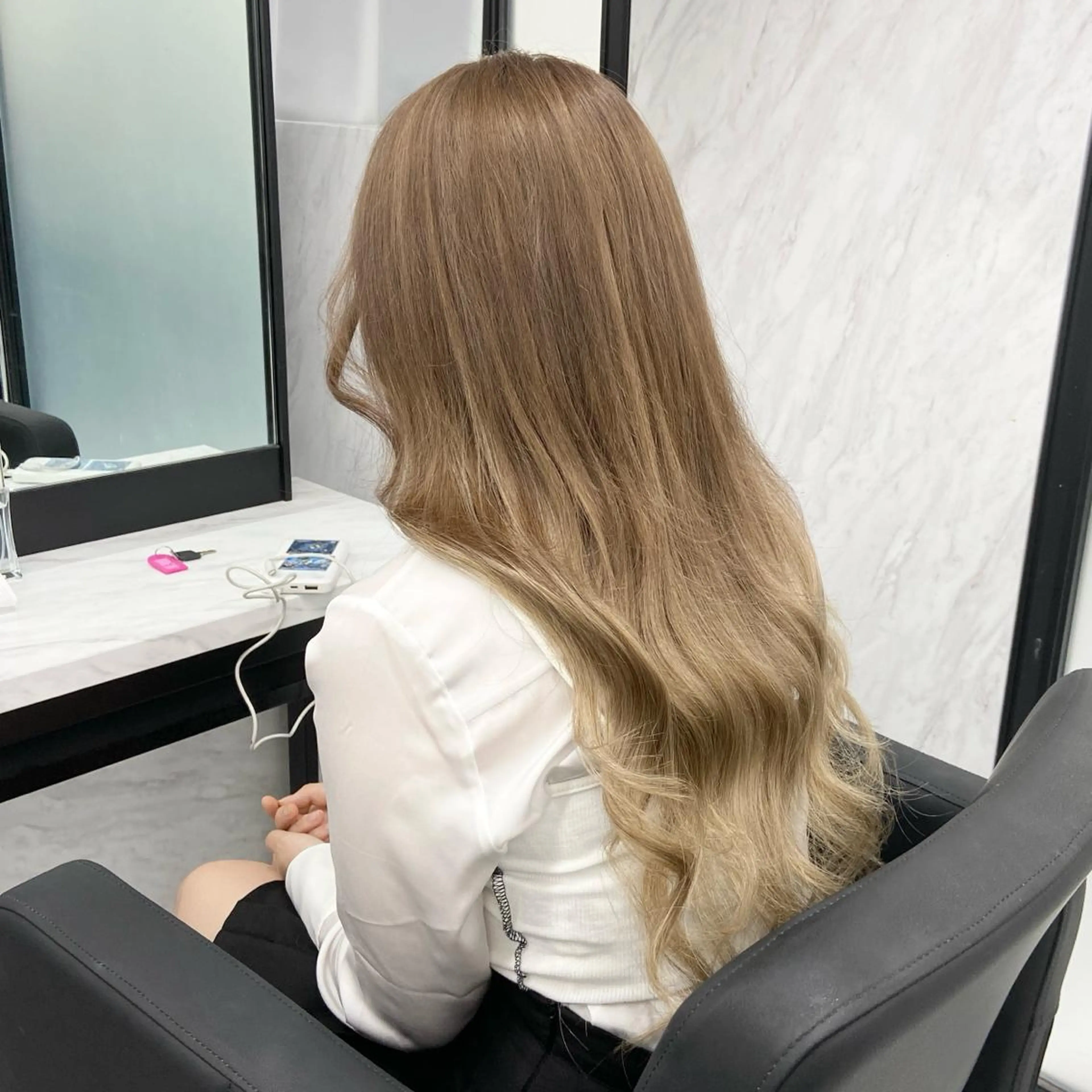 ロング カラー ハイトーンカラー ヘアカラー トリートメント エクステ ミルボンAujua認定サロン Ria  OSAKA 梅田所属・メンズ、エクステ特化 Ryuのヘアスタイル