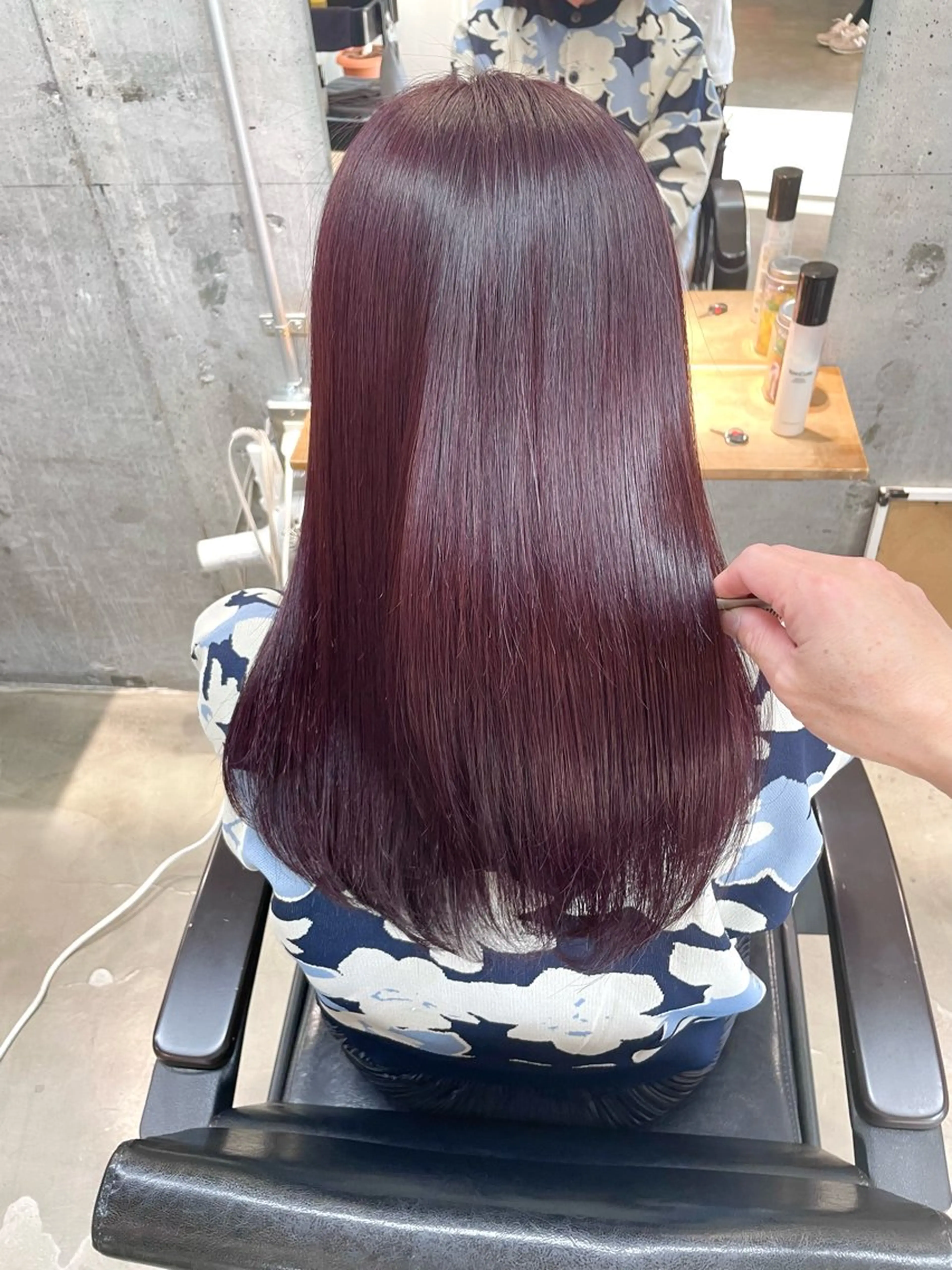 ロング カラー ブリーチ ブリーチなしカラー トリートメント 穴原 優紀のヘアスタイル