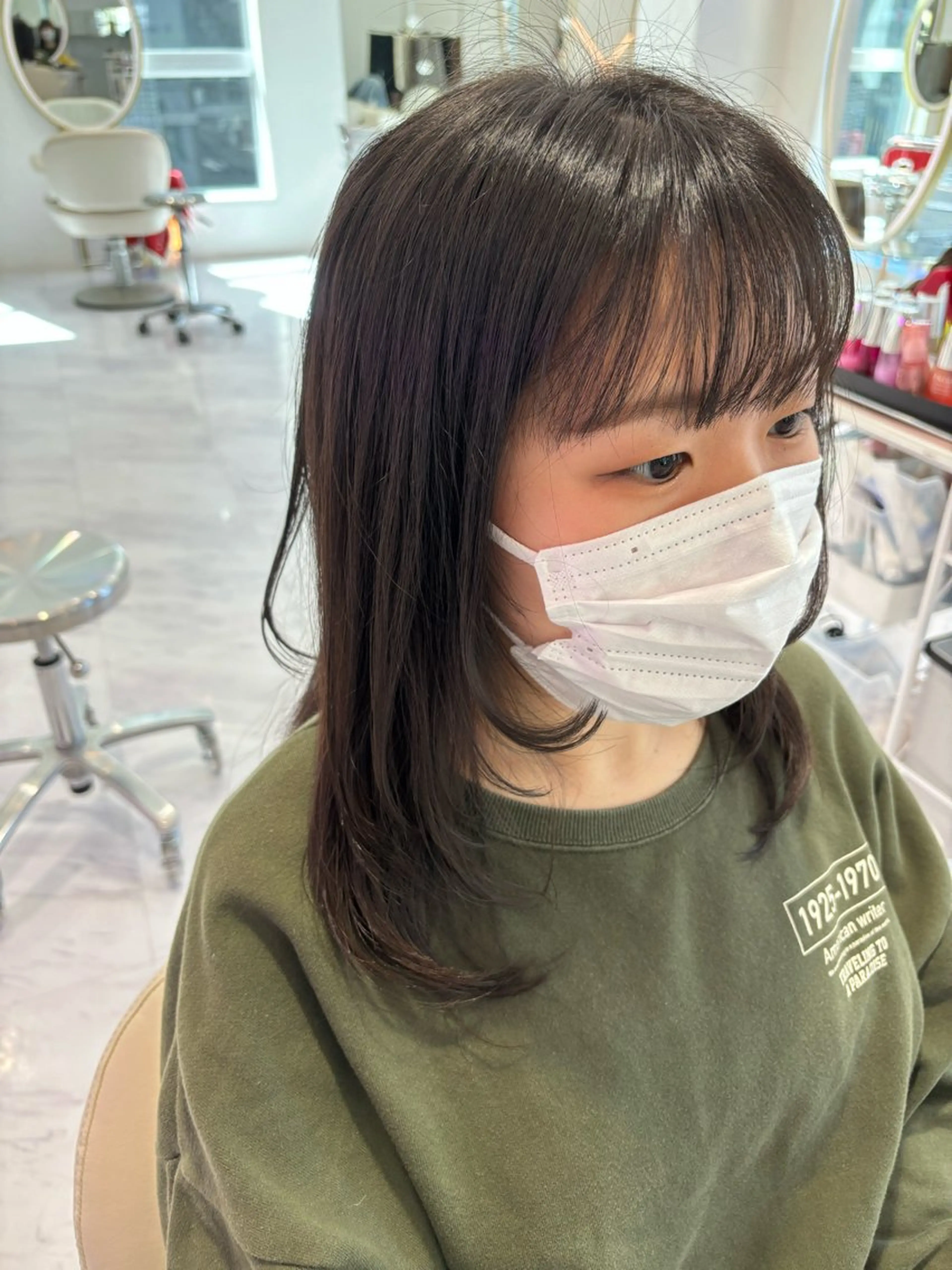 ミディアム 顔周りカット レイヤーカット MONA SAYAKAのヘアスタイル