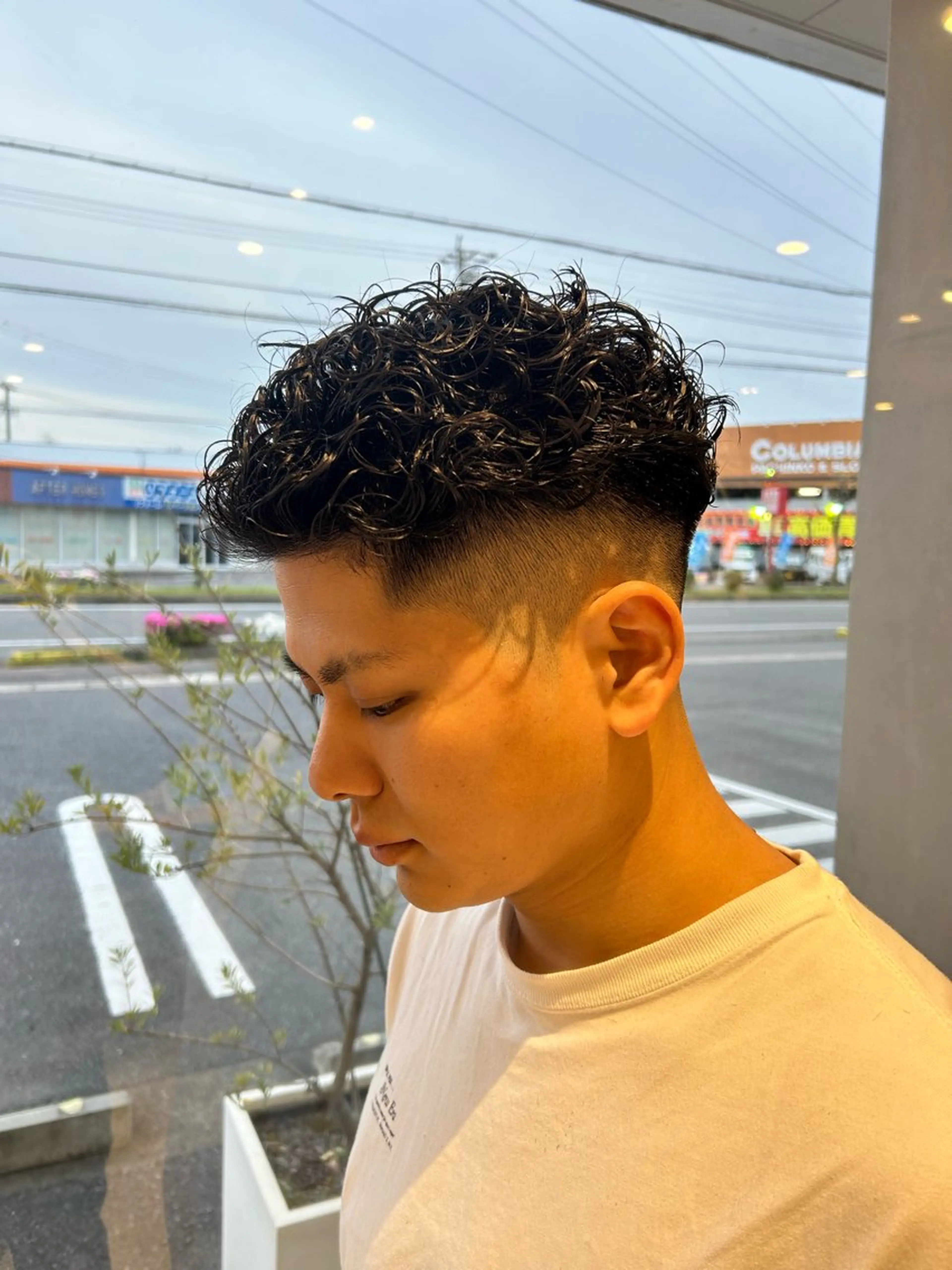 ショート カット パーマ 長屋 裕大のヘアスタイル