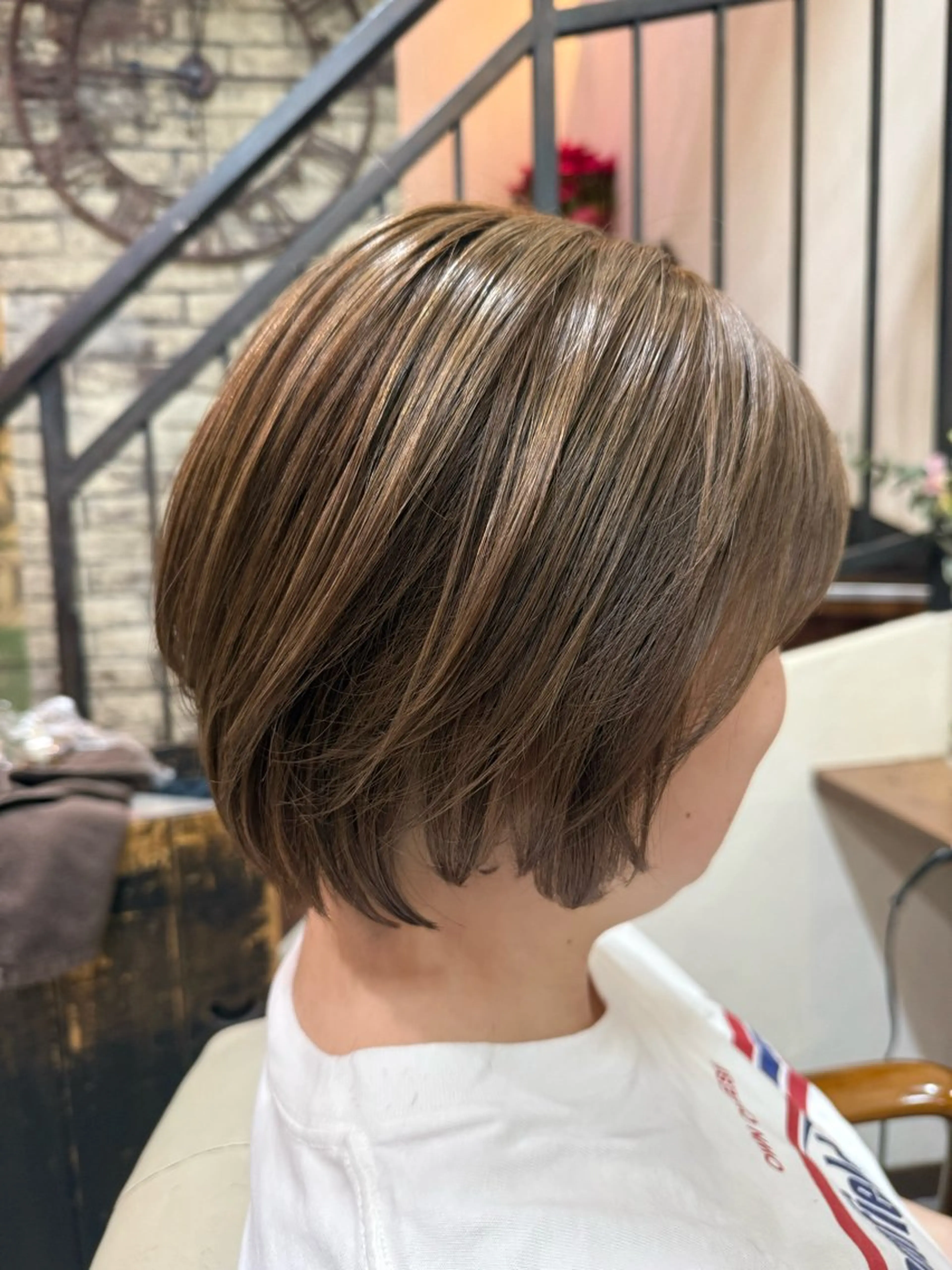 ショート カット ヘアカラー 高橋 葵のヘアスタイル