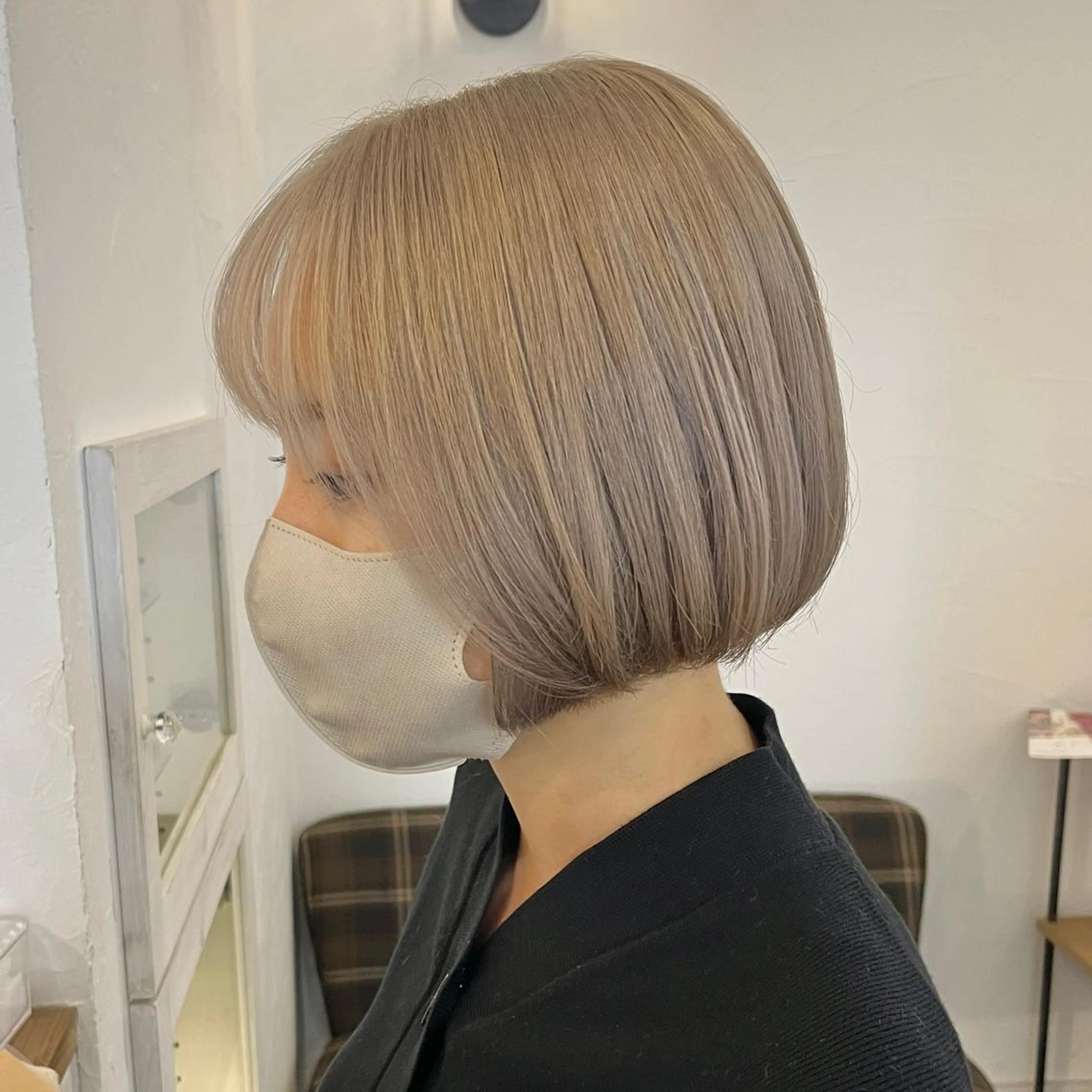 ミディアム カラー ベージュカラー ブリーチ ホワイトベージュ 伊藤ゆかり/髪質改善 /透明感カラーのヘアスタイル