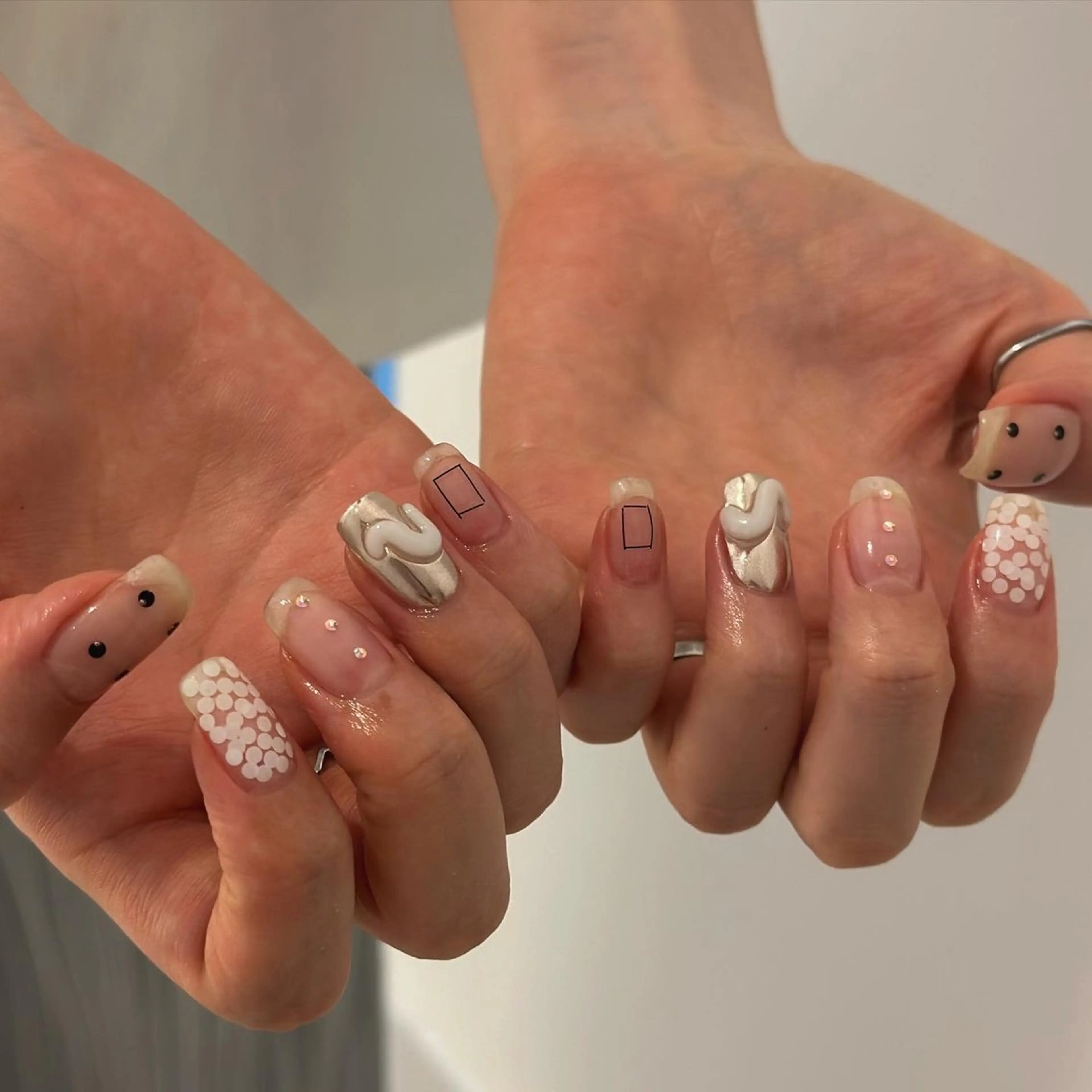 ネイル ハンドネイル Flow nail所属・山本 七海のネイルデザイン