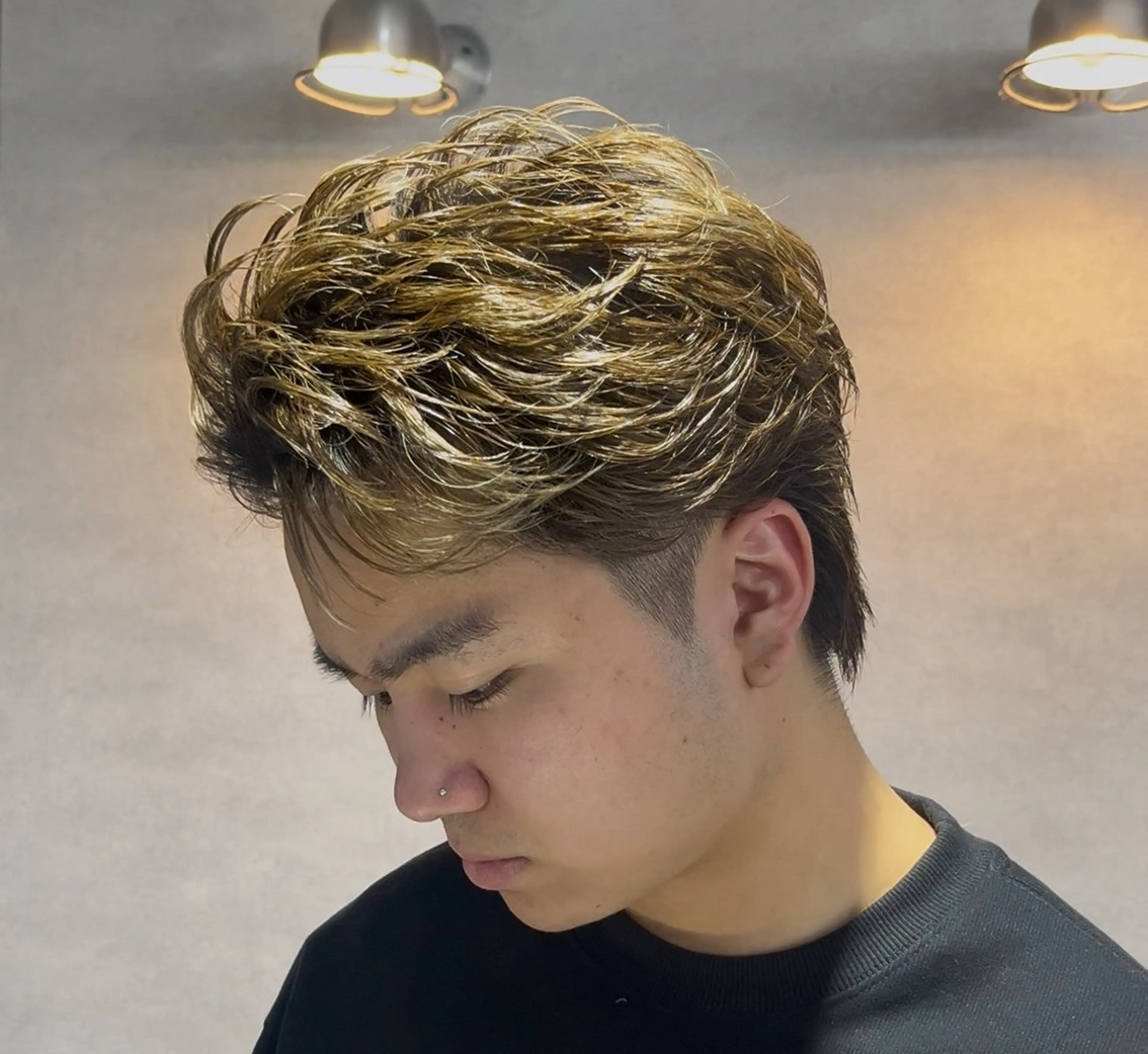 ショート カラー パーマ メンズ フェザーパーマ メンズパーマ カット パーマ センターパート マスターかずまのヘアスタイル
