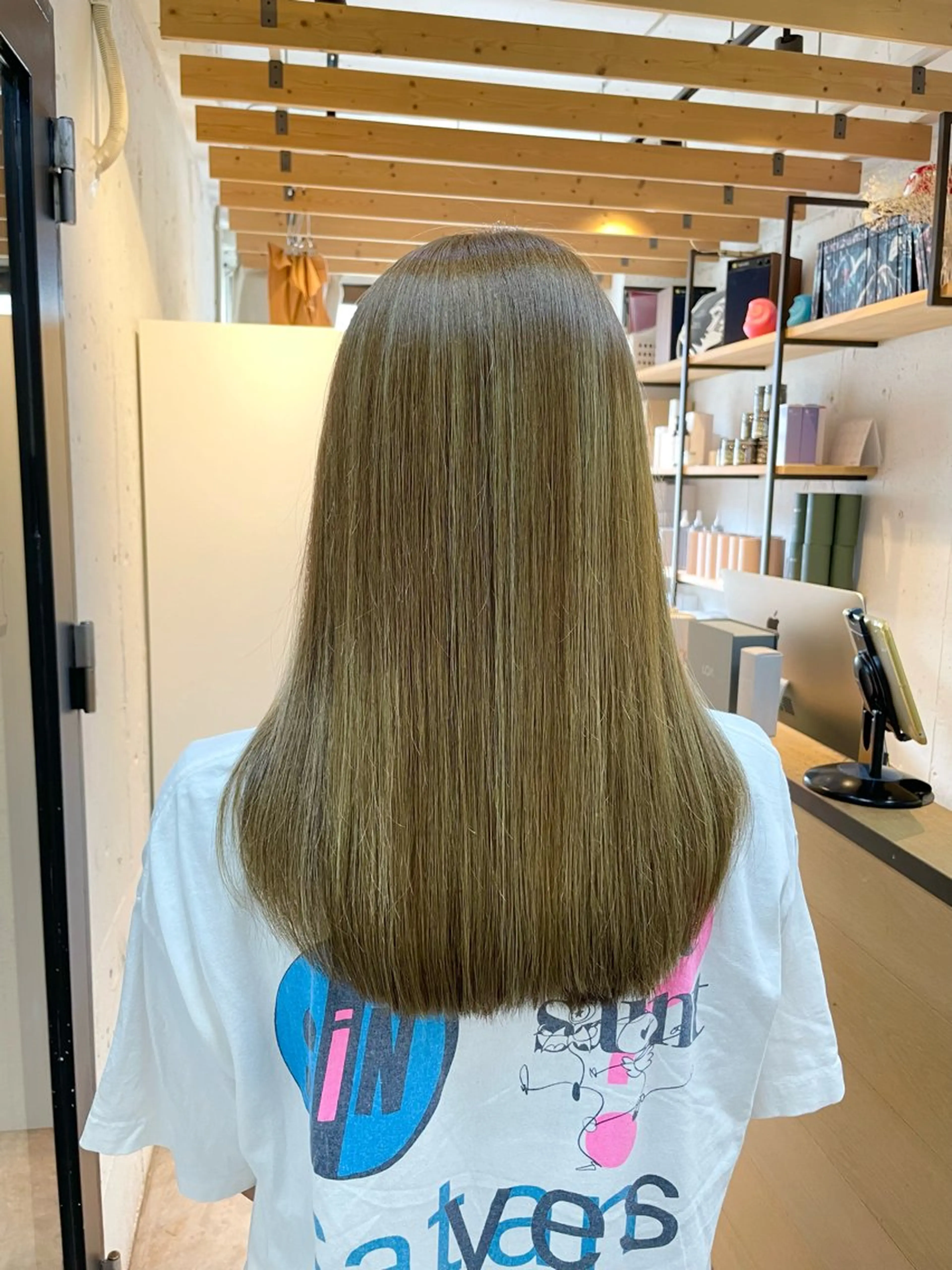 ロング カット ヘアカラー トリートメント EIGHT　最所 瑞稀のヘアスタイル
