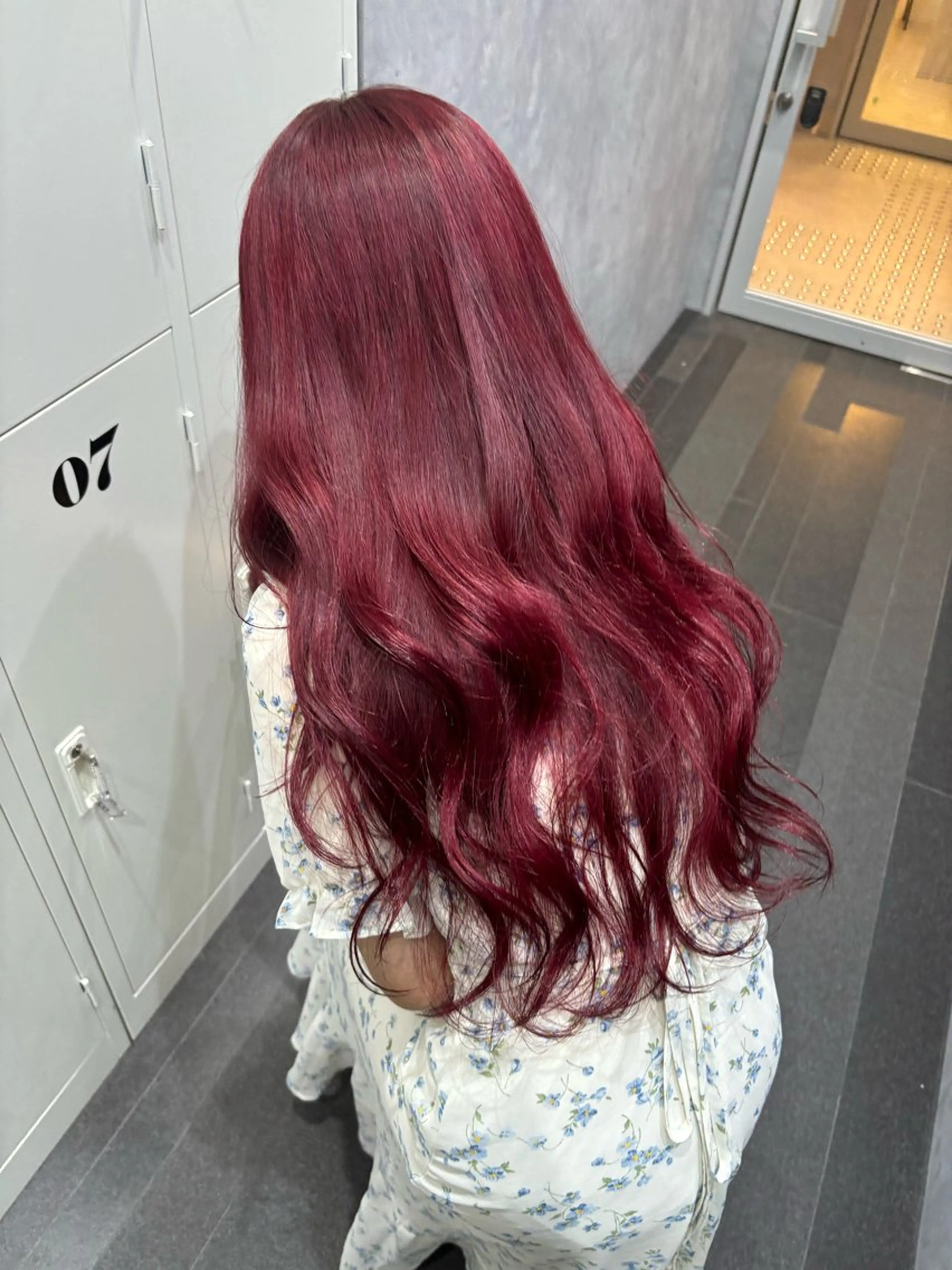 ロング カラー CS made by SHACHU 栄所属・山田 瑛司のヘアスタイル