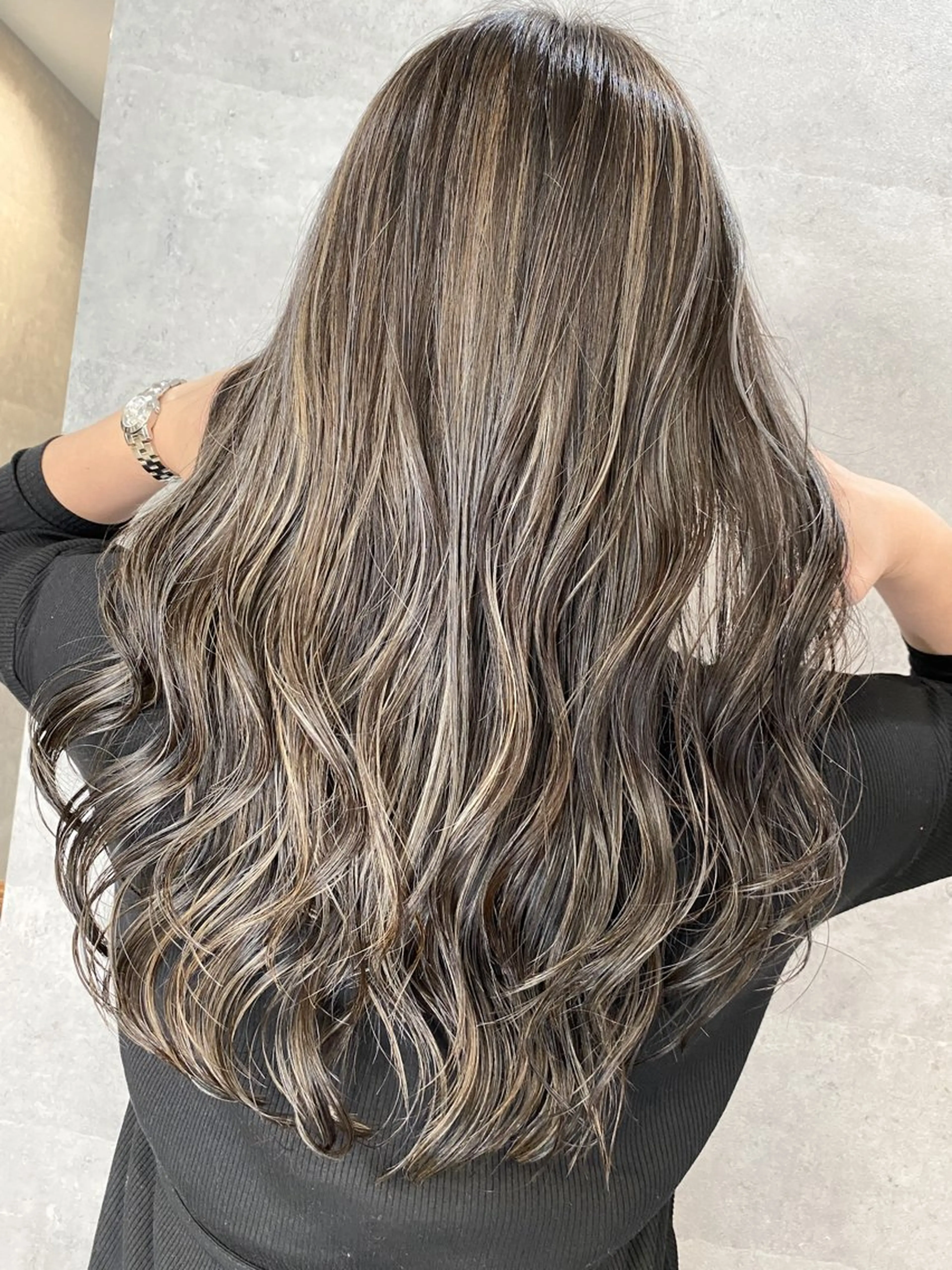 ロング ハイライト 'oli所属・難波'oli【オリ】 美容室のヘアスタイル