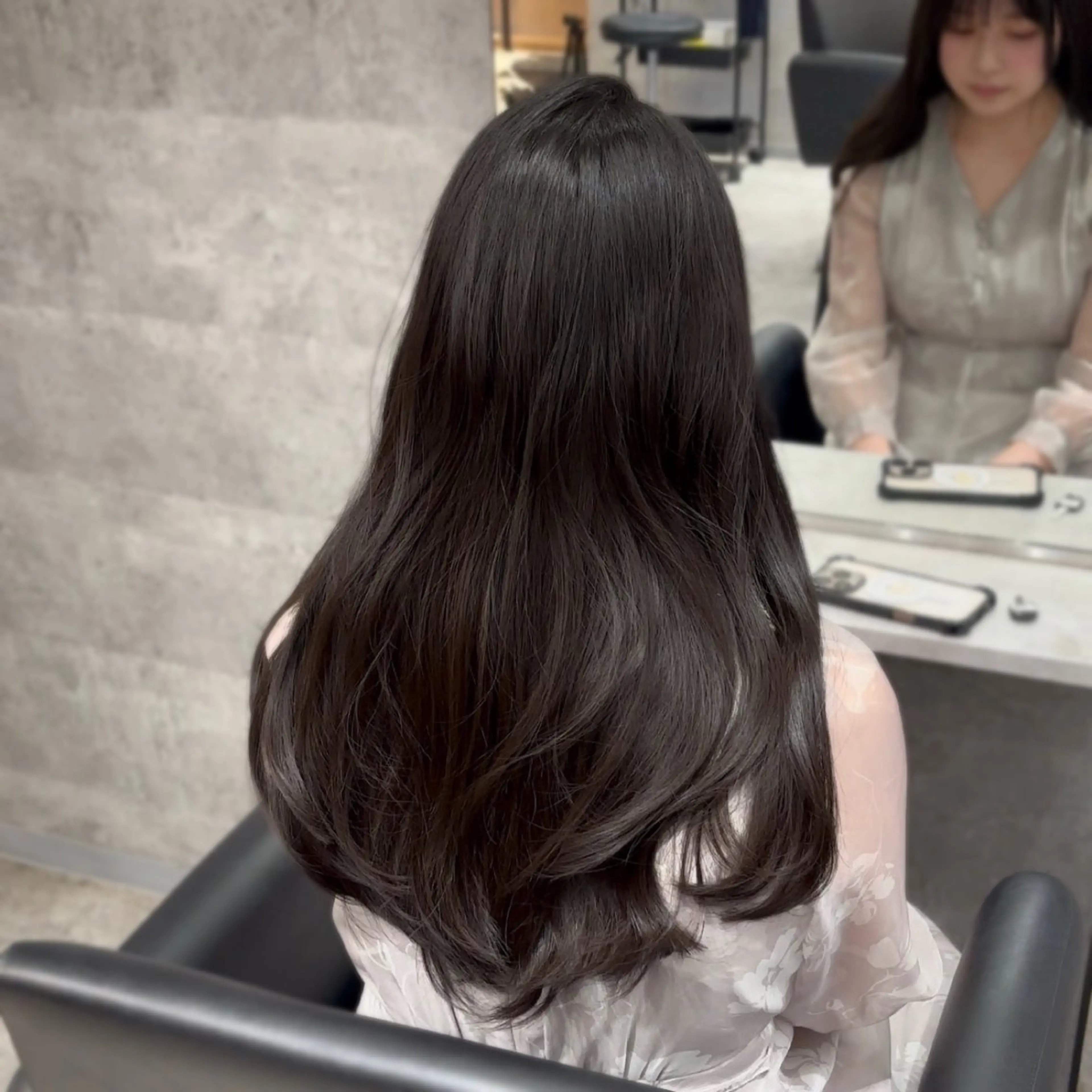 ロング くびれヘア 韓国風ヘア レイヤーカット ロング シースルーバング 新宿/韓国レイヤー 顔まわり/RIKUのヘアスタイル
