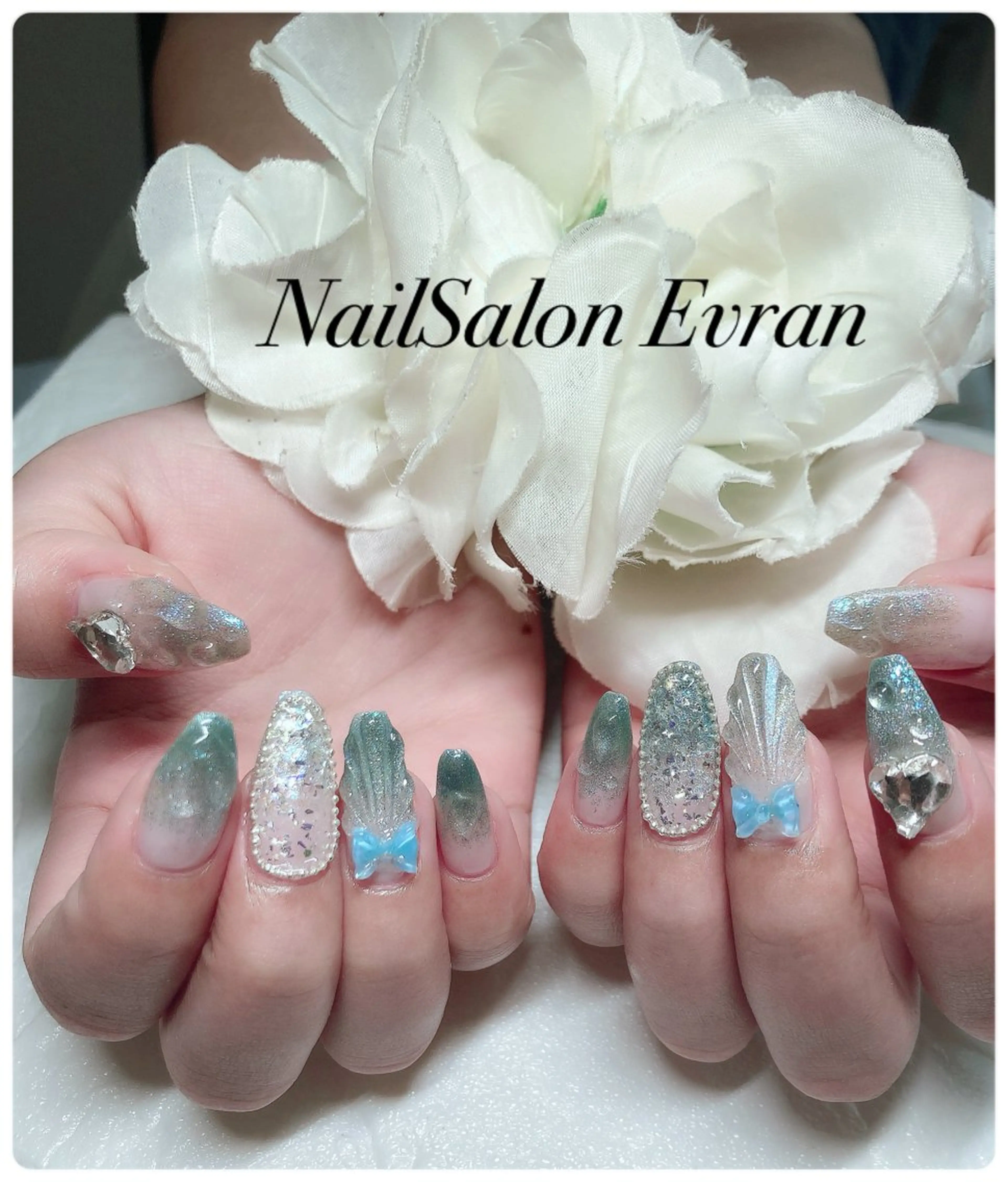 ネイル アートネイル フレンチネイル キラキラネイル マグネットネイル 持ち込み ハンドネイル Nail salon Evranのネイルデザイン