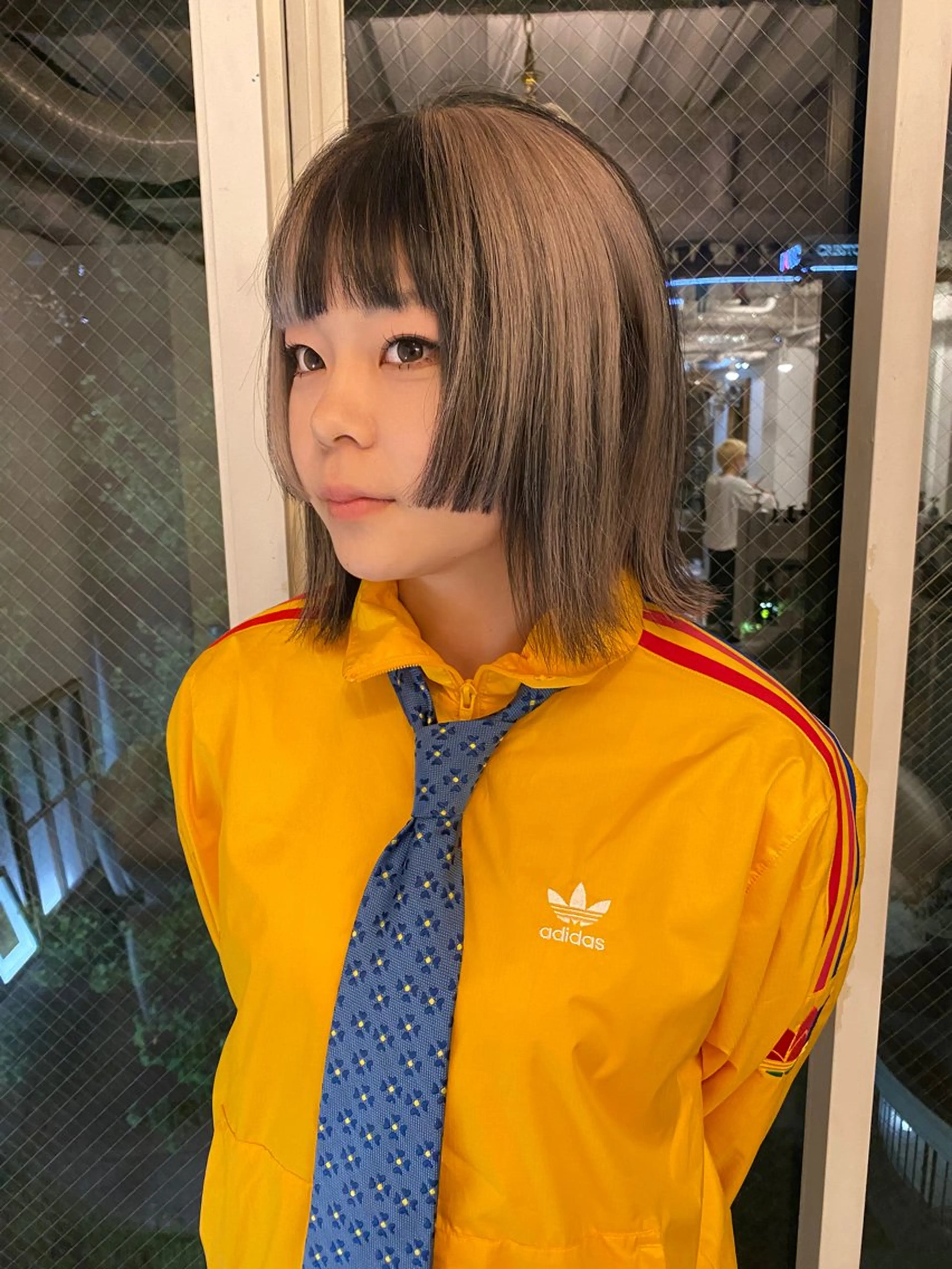 ミディアム ヘアカラー トリートメント sea's所属・平果帆/レイヤー /矢場町/ブリーチのヘアスタイル