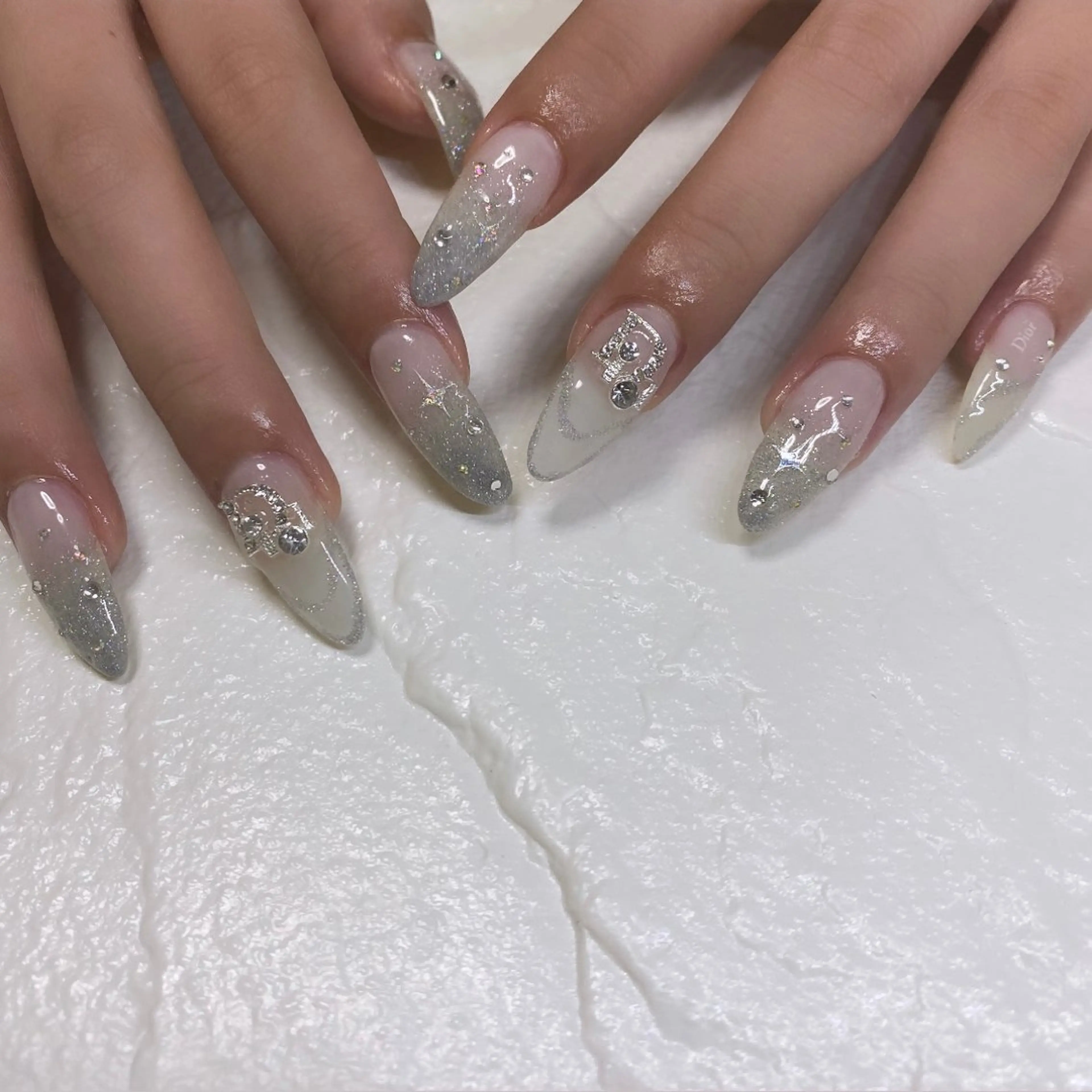 ネイル ハンドネイル フットネイル nail salon minuitのマツエク・マツパデザイン