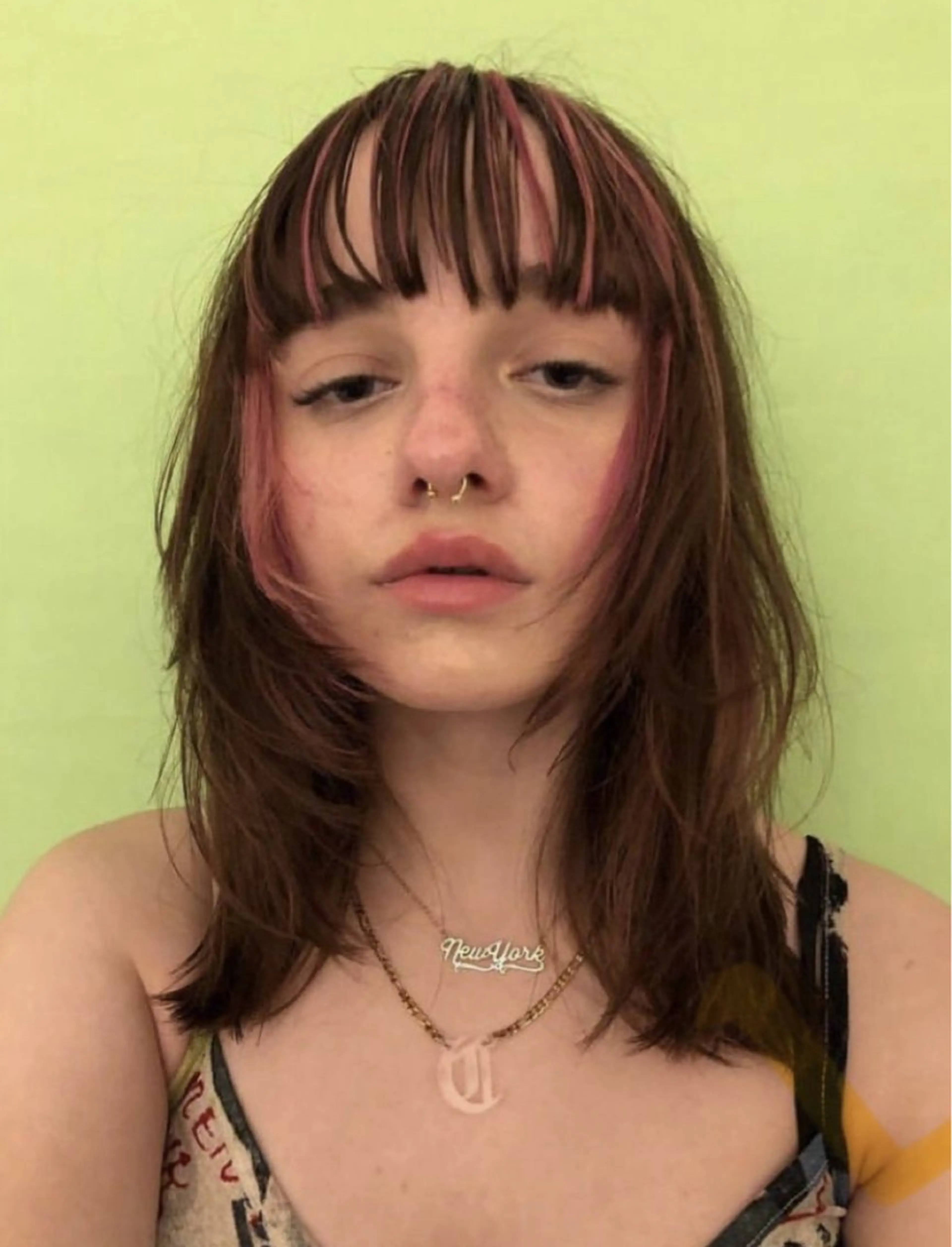 ミディアム カラー ミストバング ベージュカラー ブリーチ ブラウンカラー ケアブリーチ カット ヘアカラー トリートメント MIU/ルーツカラー ボブ/顔周りレイヤーのヘアスタイル