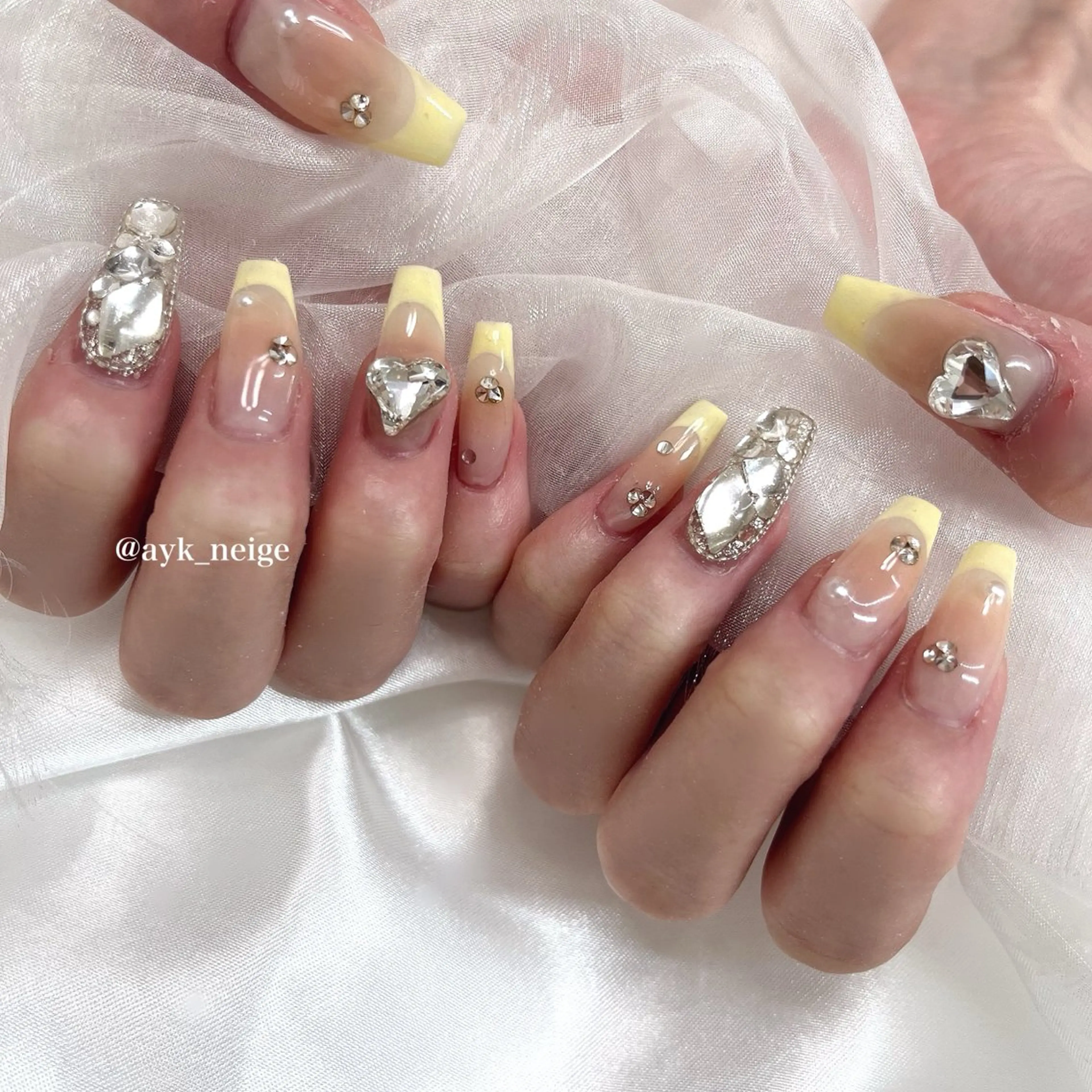 ネイル フットネイル フレンチネイル キラキラネイル 韓国ネイル マグネットネイル n'eige nail所属・大谷 綾香のネイルデザイン