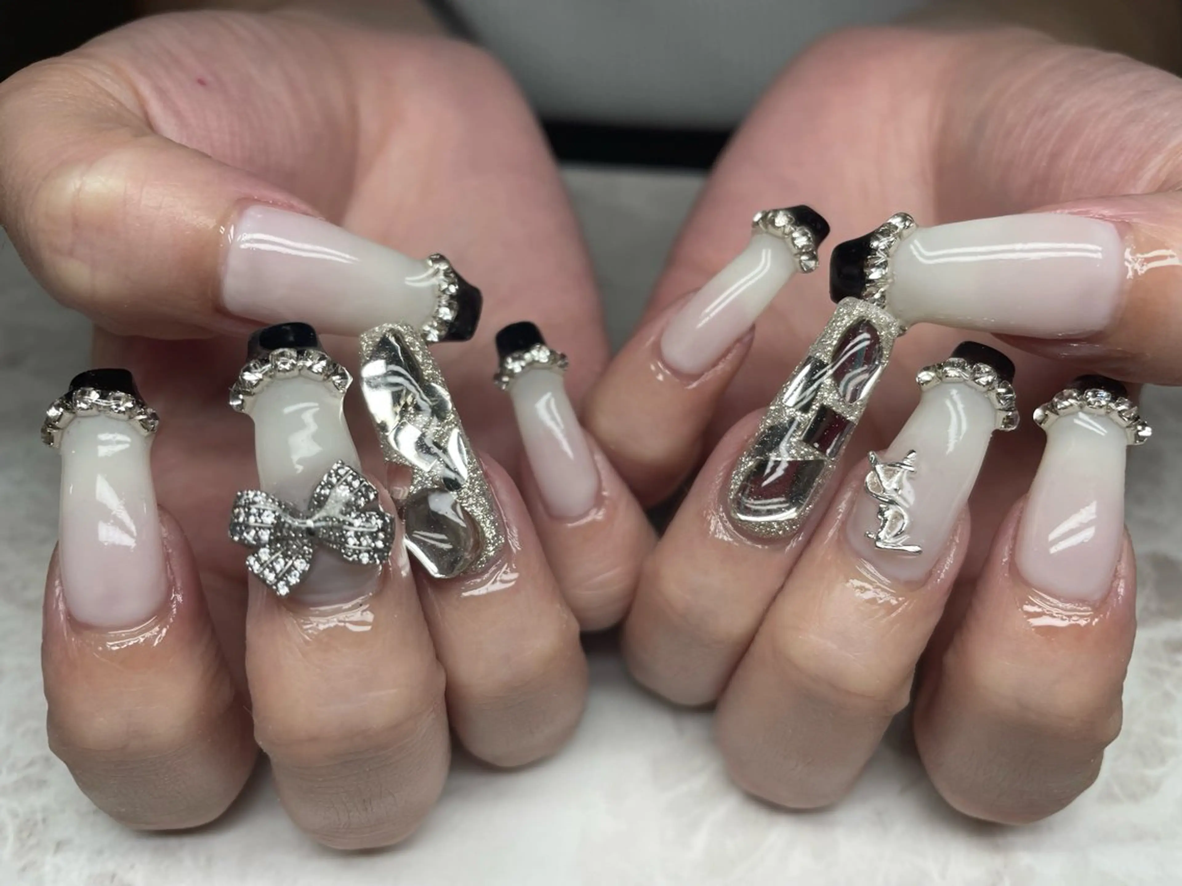 ネイル ハンドネイル Roi〈ロワ〉 Minakoのネイルデザイン