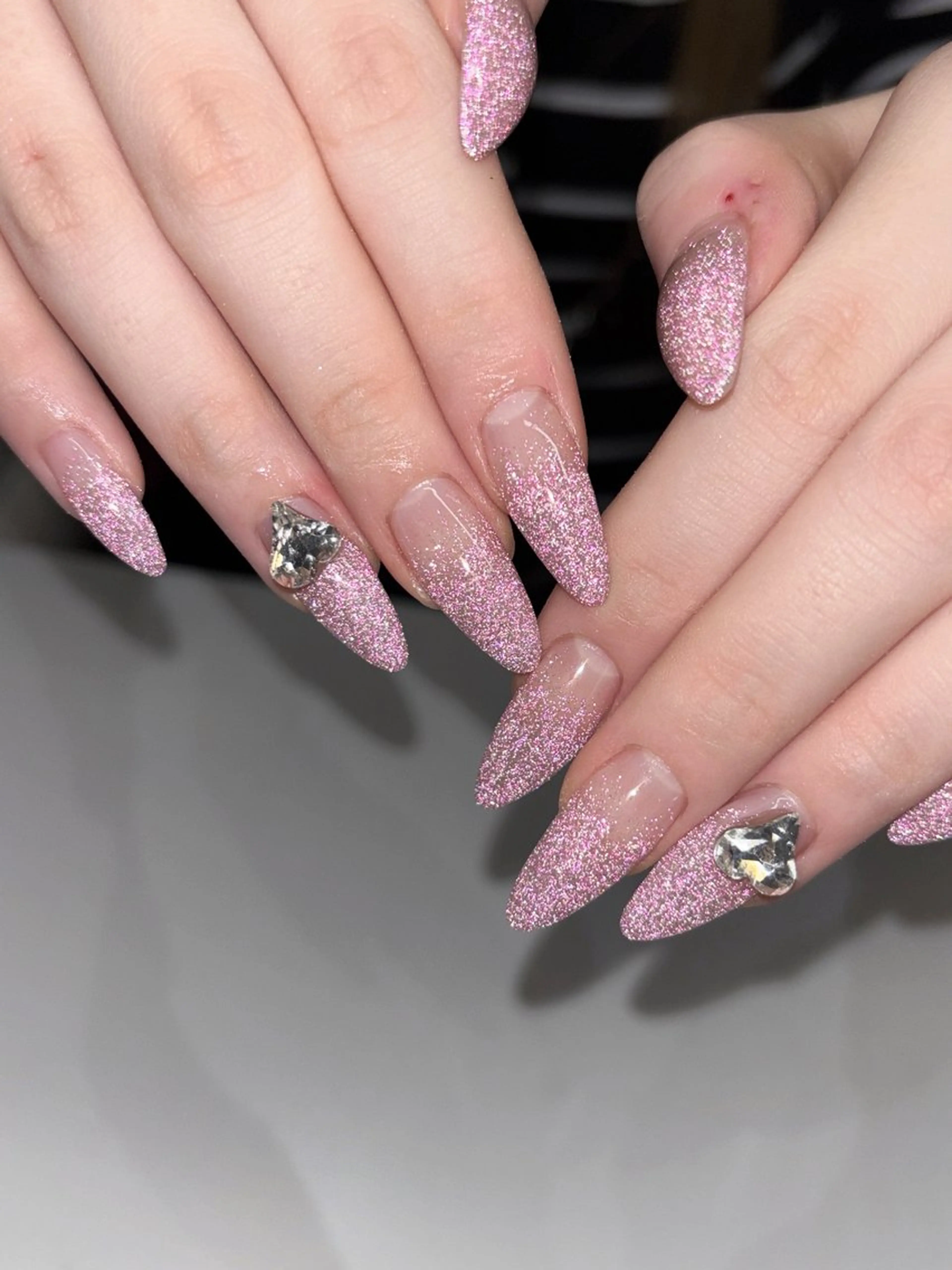 ネイル フラッシュネイル グラデーション ラメ(グリッター) ラメグラデーション ☁️Himmel☁️ SARA💛のネイルデザイン