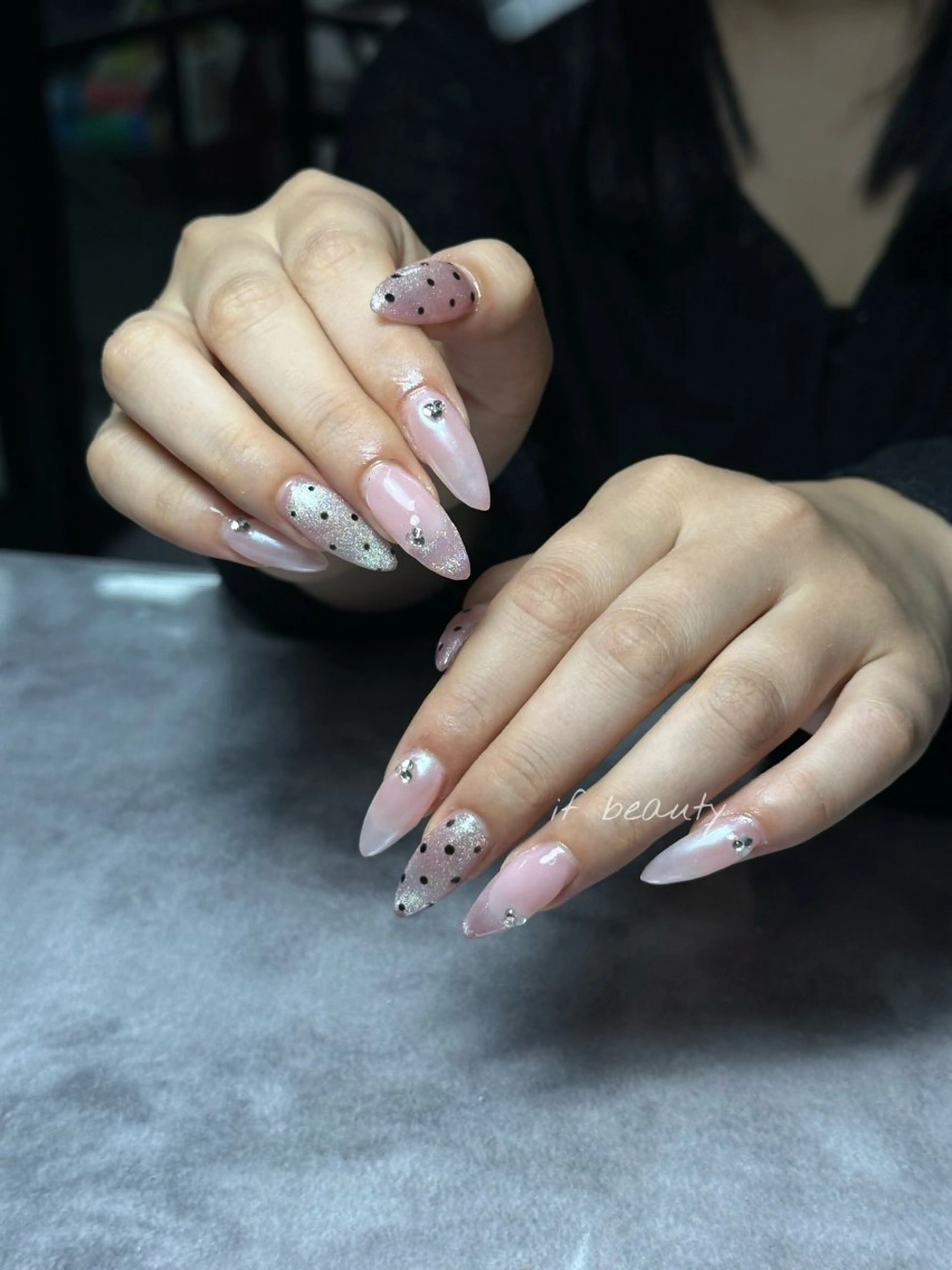 ネイル アートネイル ジェルネイル グラデーション パラジェル ワンホンネイル ハンドネイル if Hair＆Nail Salon所属・IKA /海外ネイル /個性派/ワンホンのネイルデザイン