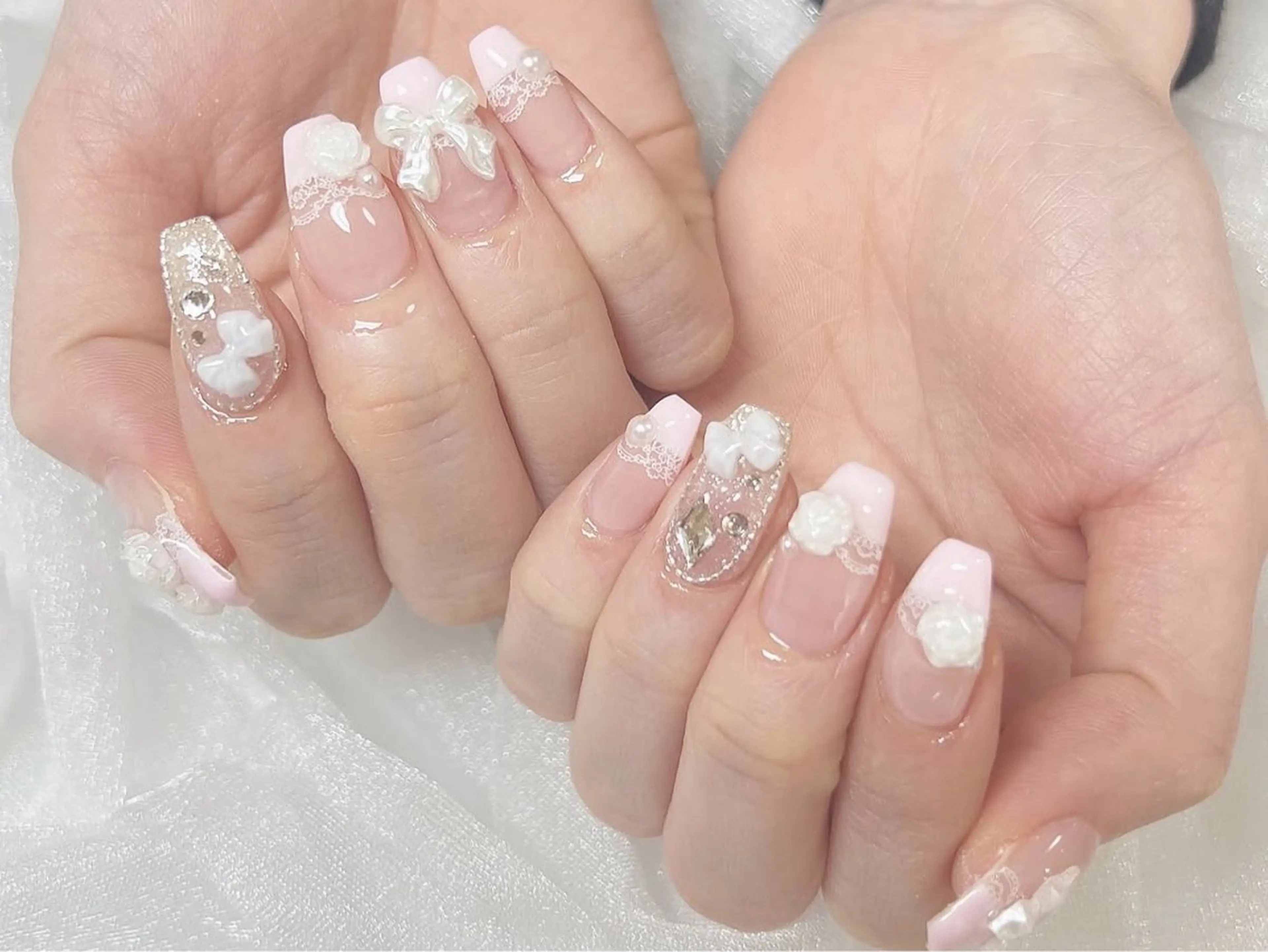 ネイル オーロラネイル フレンチネイル グラデーション 韓国ネイル マグネットネイル ハンドネイル NOA NAILのネイルデザイン