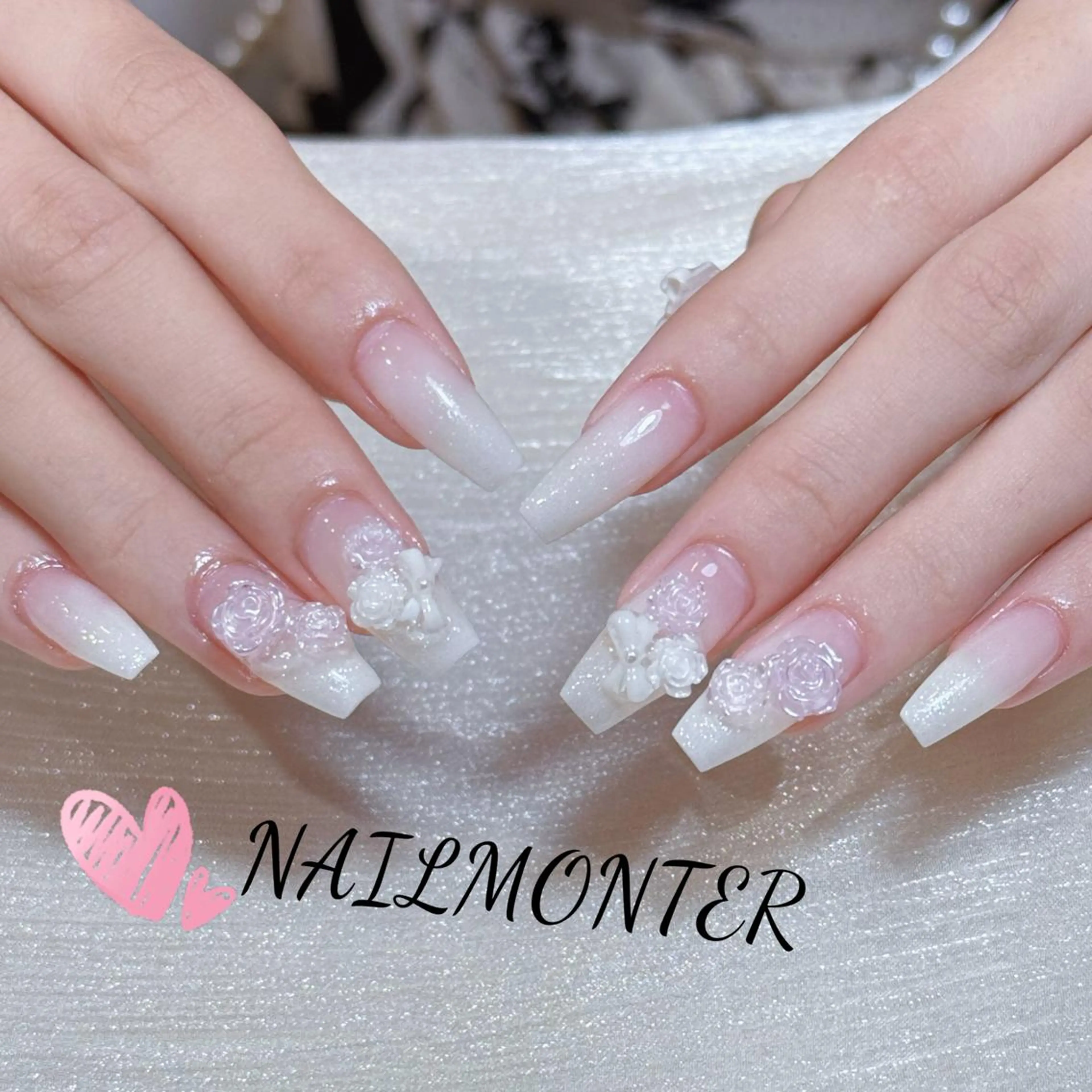 ネイル アートネイル オーロラネイル ガーリー キラキラネイル 韓国ネイル ハンドネイル ハンドケア Nail Monsterのネイルデザイン