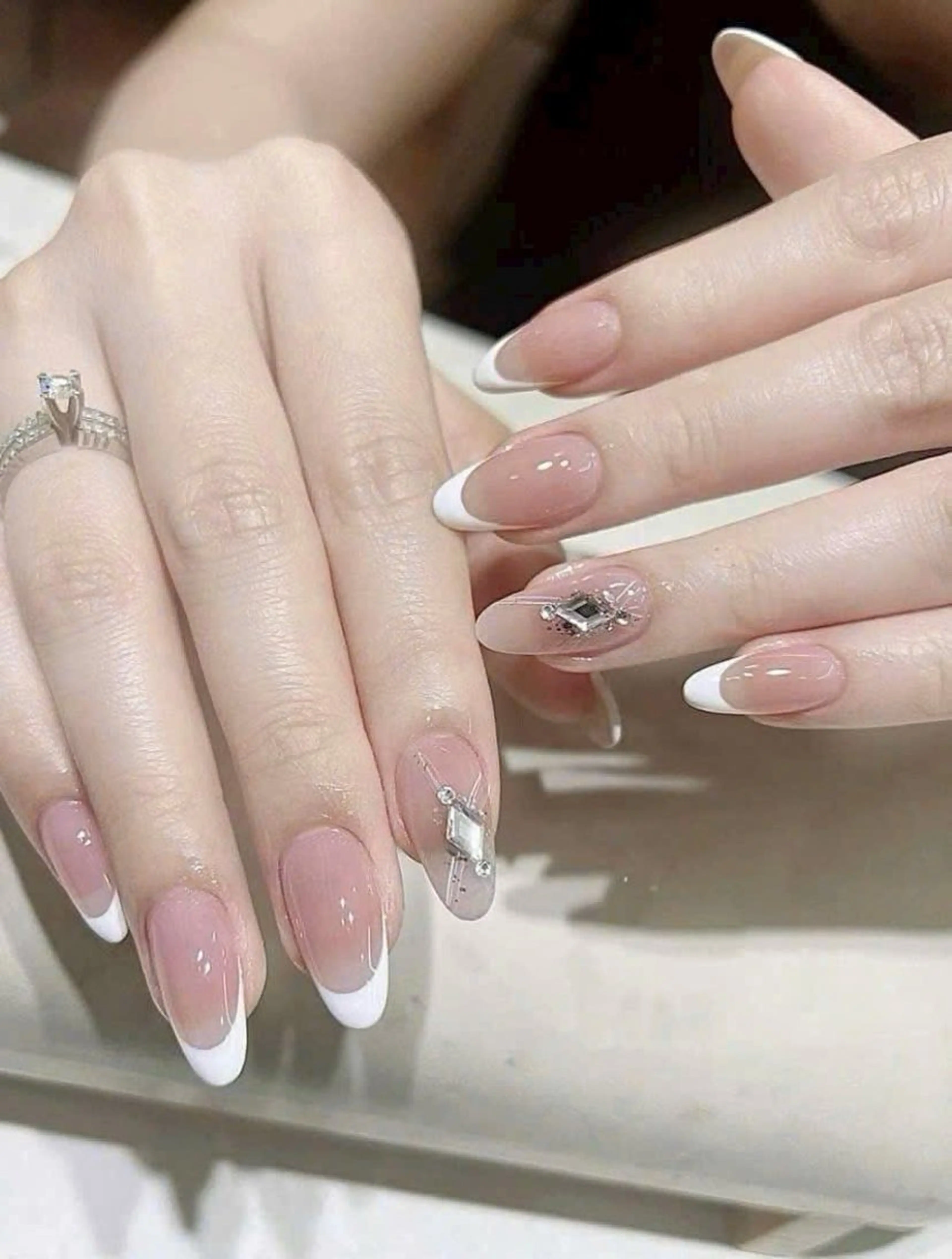 ネイル フレンチネイル ジェルネイル マグネットネイル 持ち込み ニュアンスネイル ハンドネイル Minette Nailのネイルデザイン