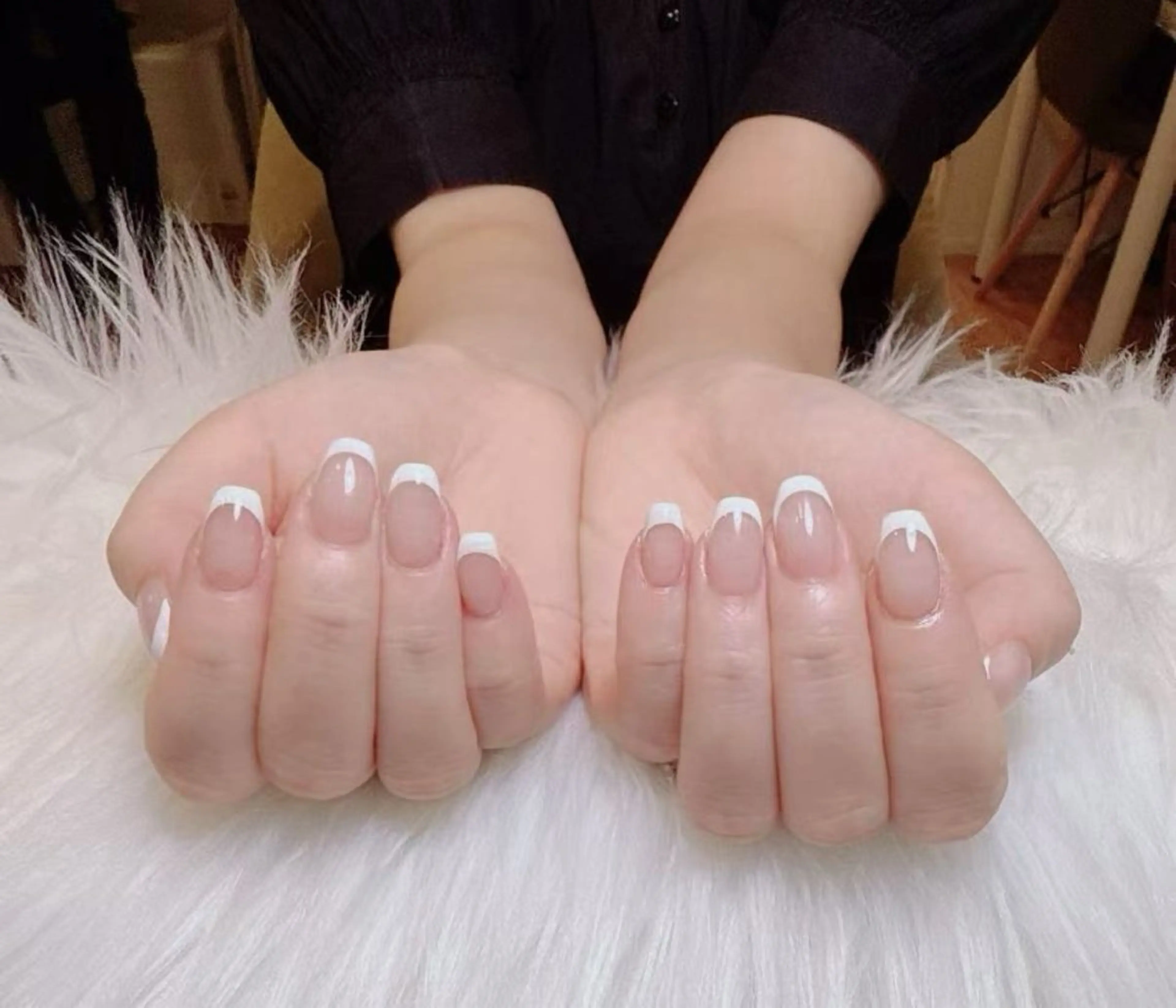 フレンチネイル+パーツ1個の写真