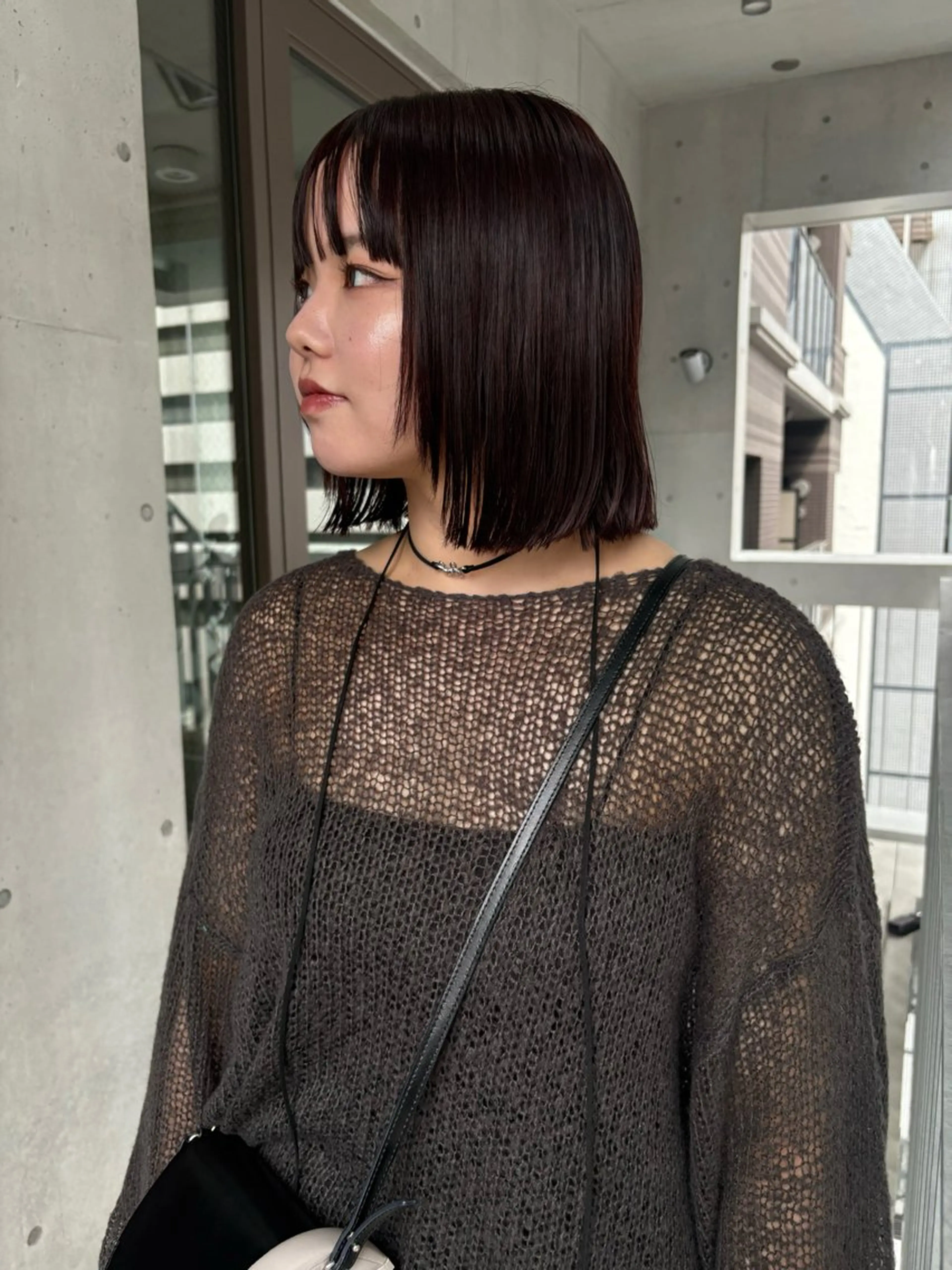 ミディアム カット ヘアカラー sliver renのヘアスタイル