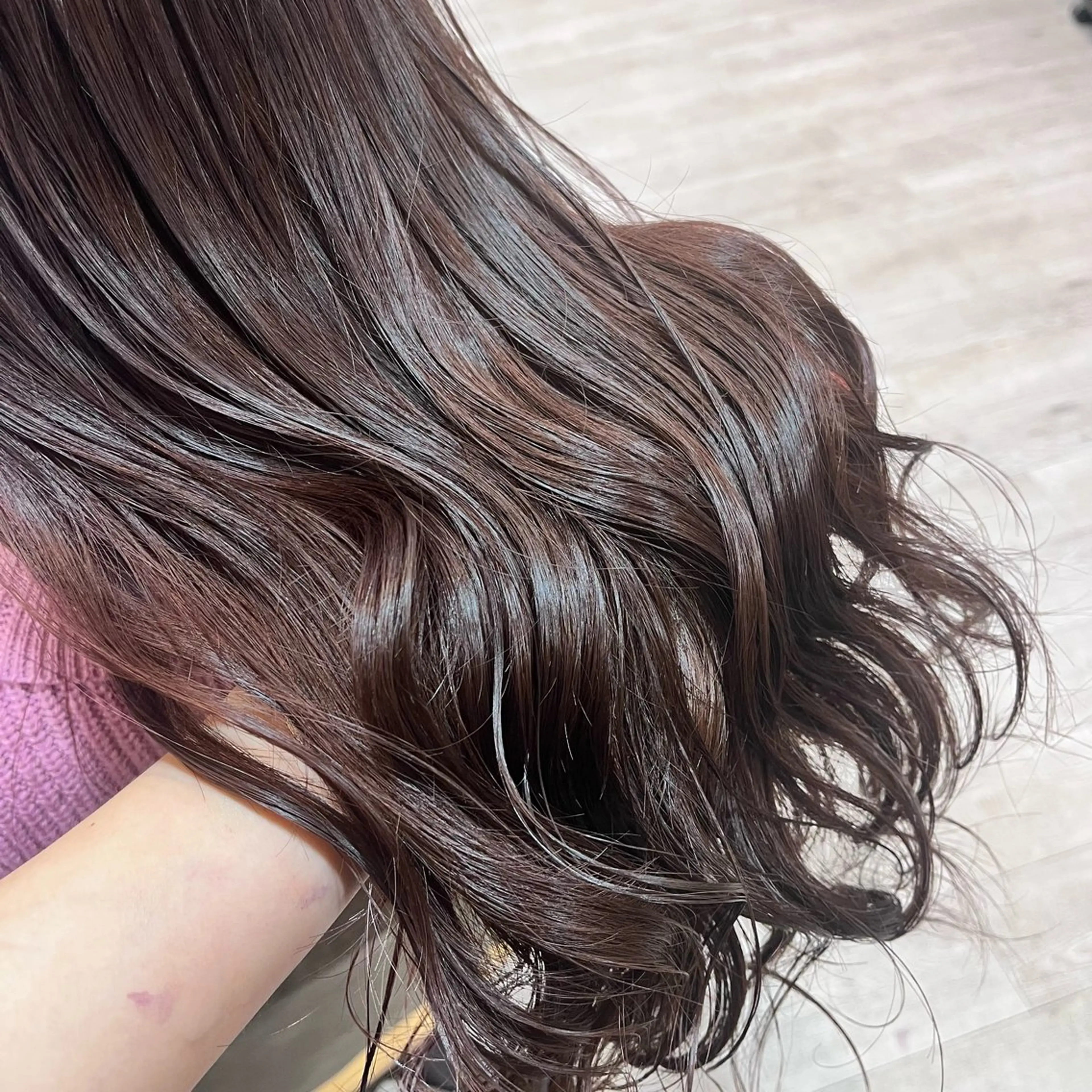 ロング 西 沙菜/トレンド カラー/透明感カラーのヘアスタイル