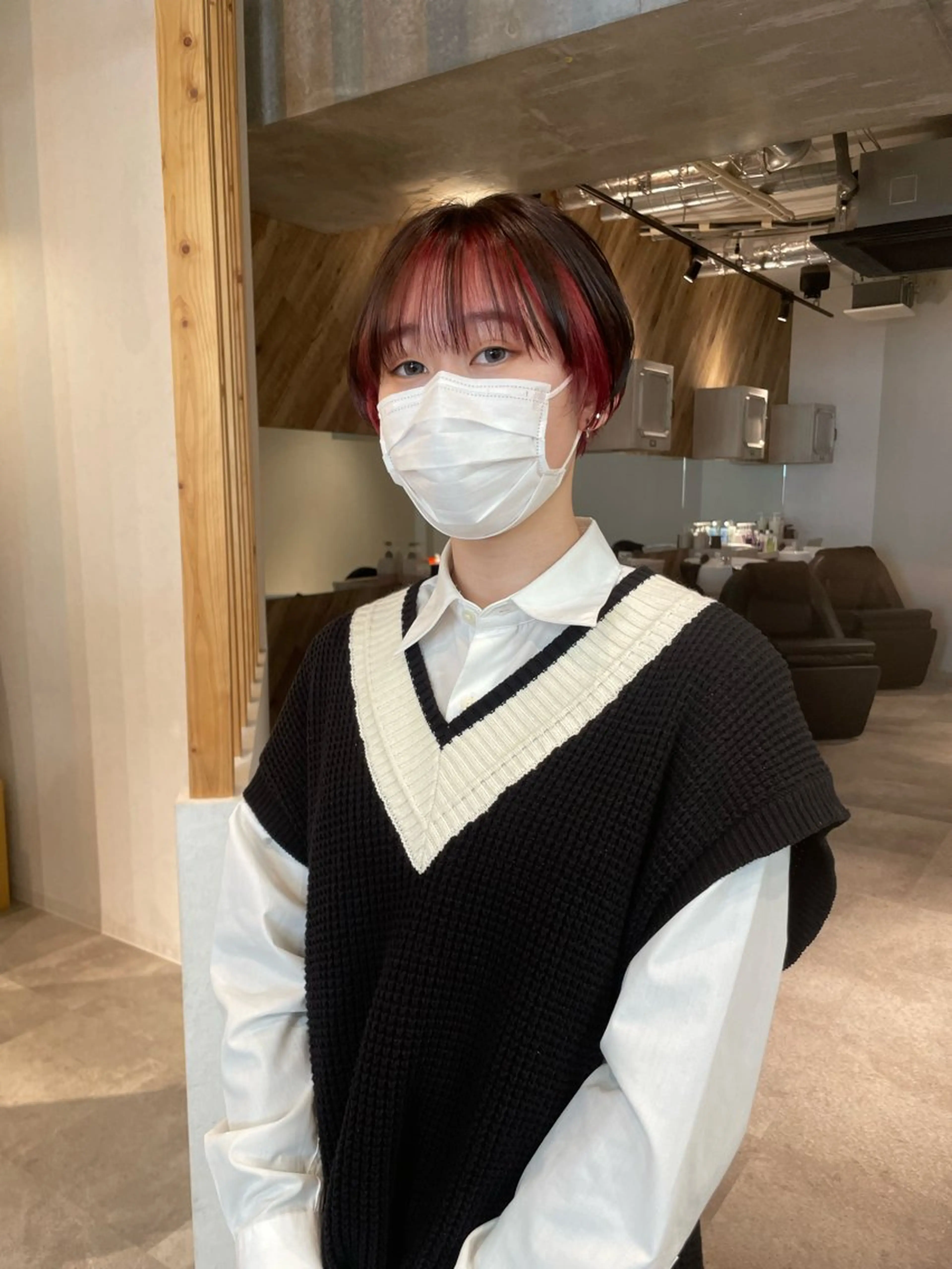 ショート カラー ブリーチ ブラウンカラー レッドカラー レッドブラウン ショートヘア A/LEE所属・久保田 千尋のヘアスタイル