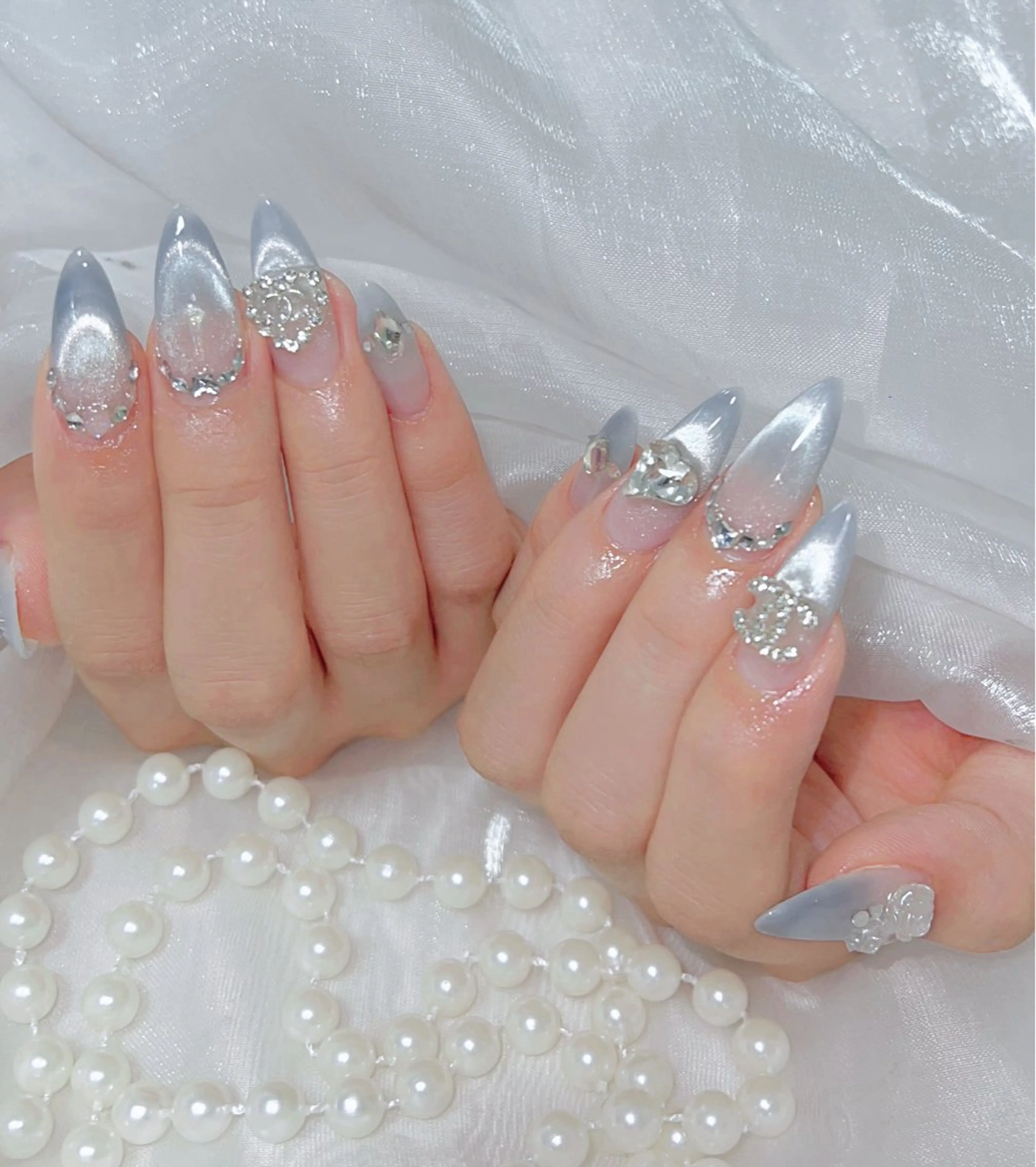 ネイル オーロラネイル クリアネイル フラッシュネイル ジェルネイル グラデーション ハンドネイル LilyLala Nail所属・LilyLala Nailsalonのネイルデザイン