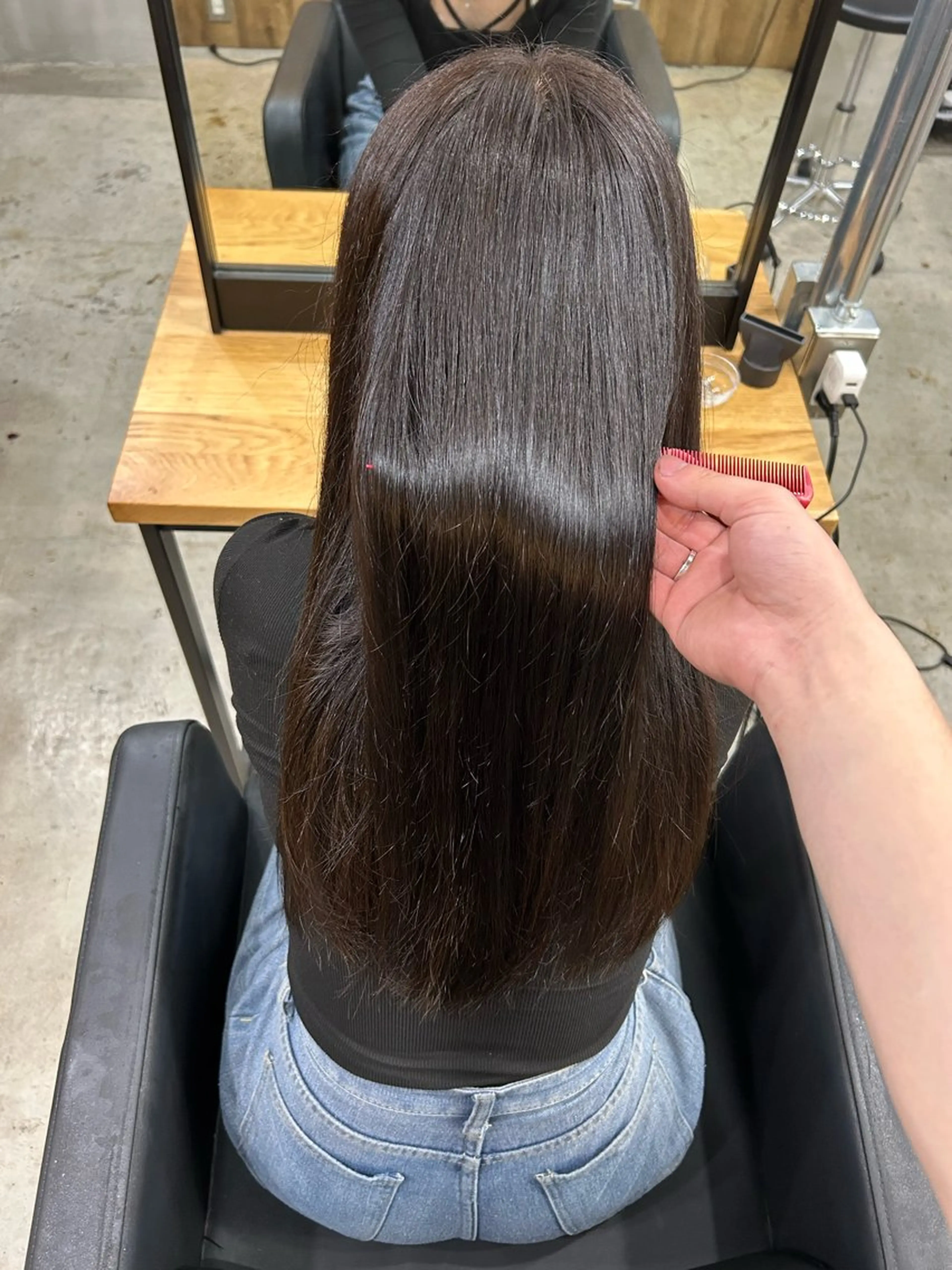 カラー アッシュ アッシュグレー ヘアカラー siun.所属・森若 春翔/艶カラーのヘアスタイル