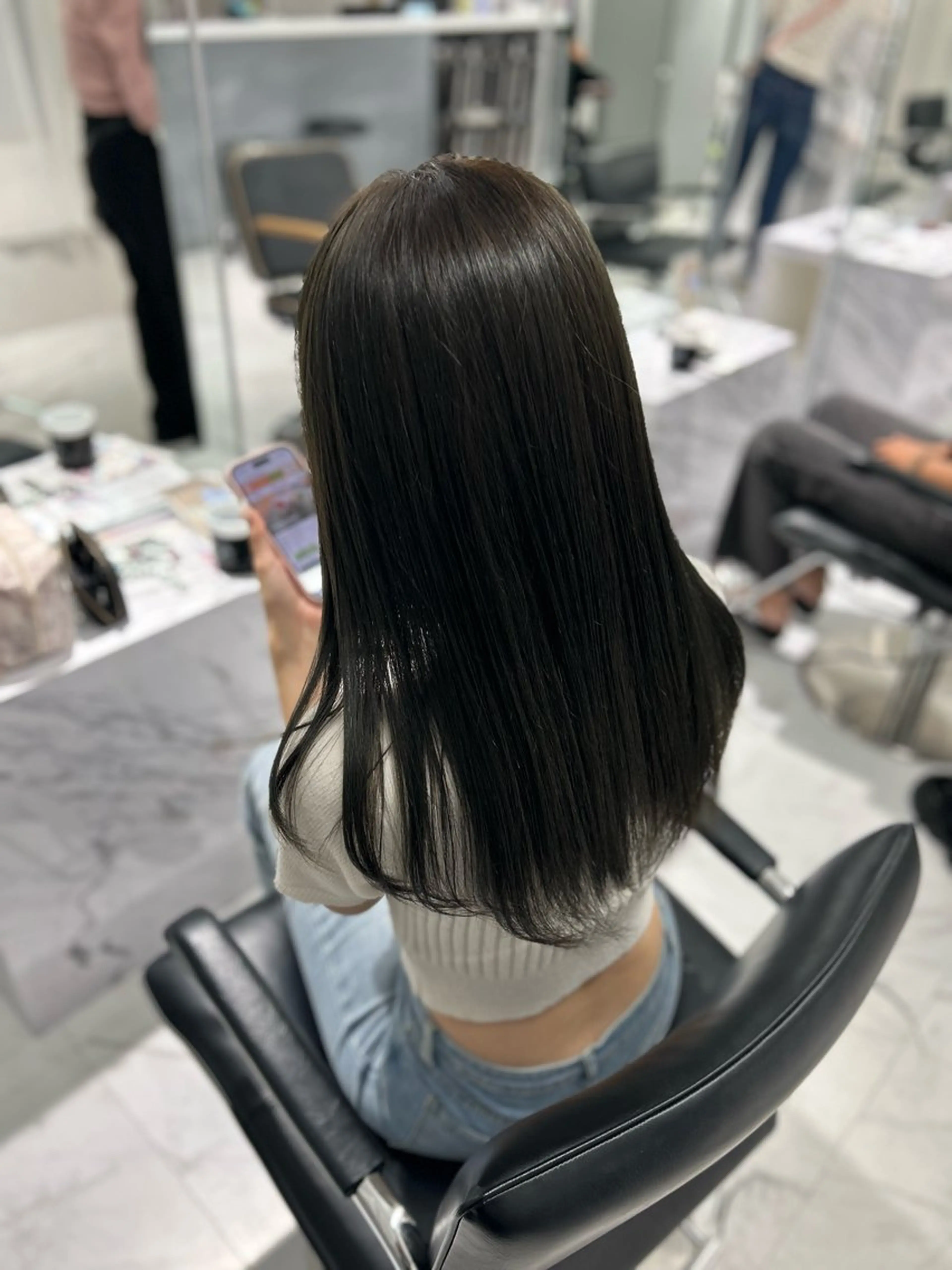 ロング カラー ブリーチ 透明感カラー グレージュ ブリーチなしカラー オリーブグレージュ ヘアカラー トリートメント shizuna/天神 /メンズ/ボブのヘアスタイル