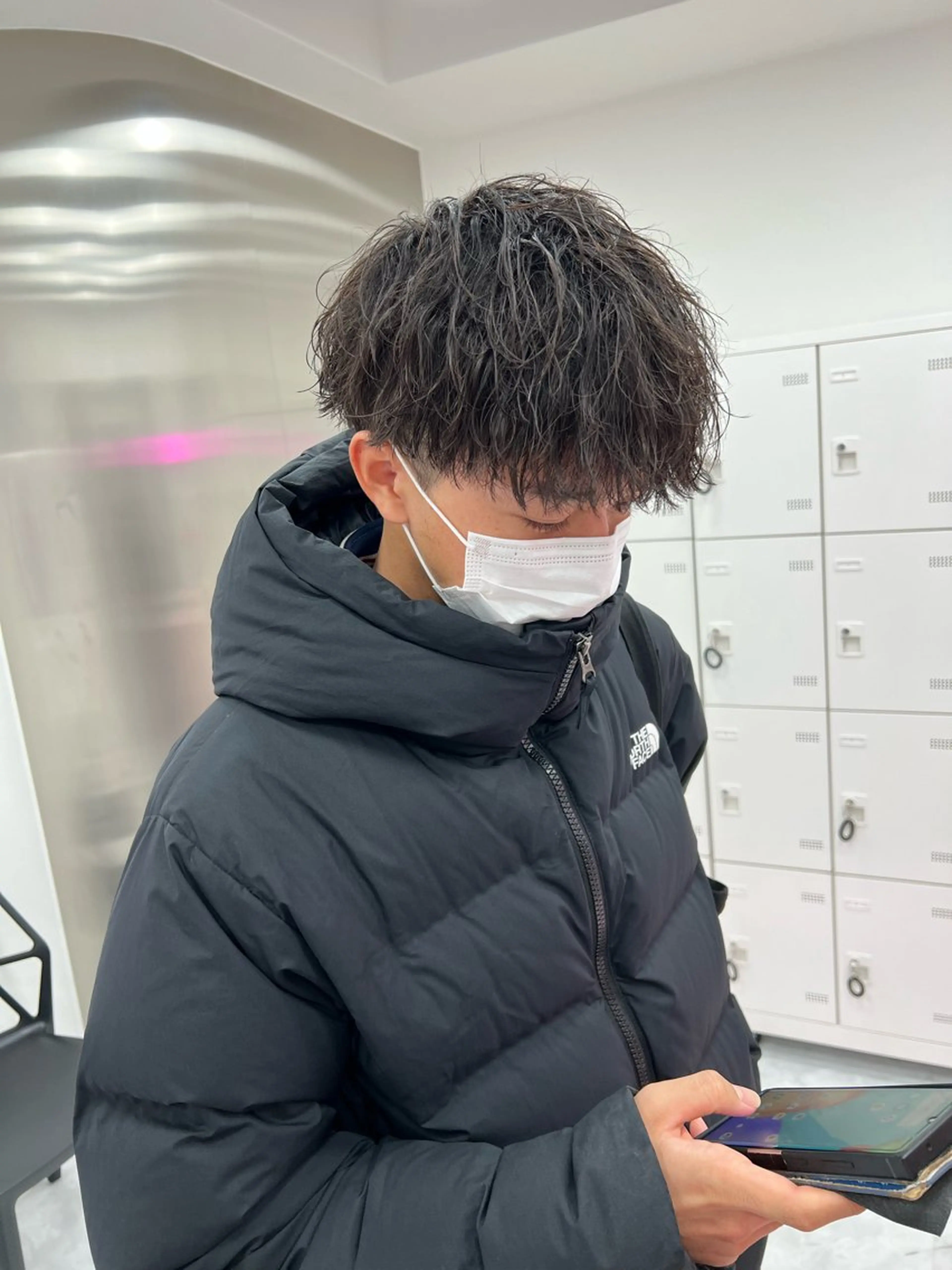 ミディアム パーマ メンズ ミディアムパーマ センターパート メンズ韓国風 韓国マッシュ マッシュウルフ カット パーマ トリートメント ヘッドスパ ヘアセット ✨メンズウルフ特化 美容師タイガ✨のヘアスタイル