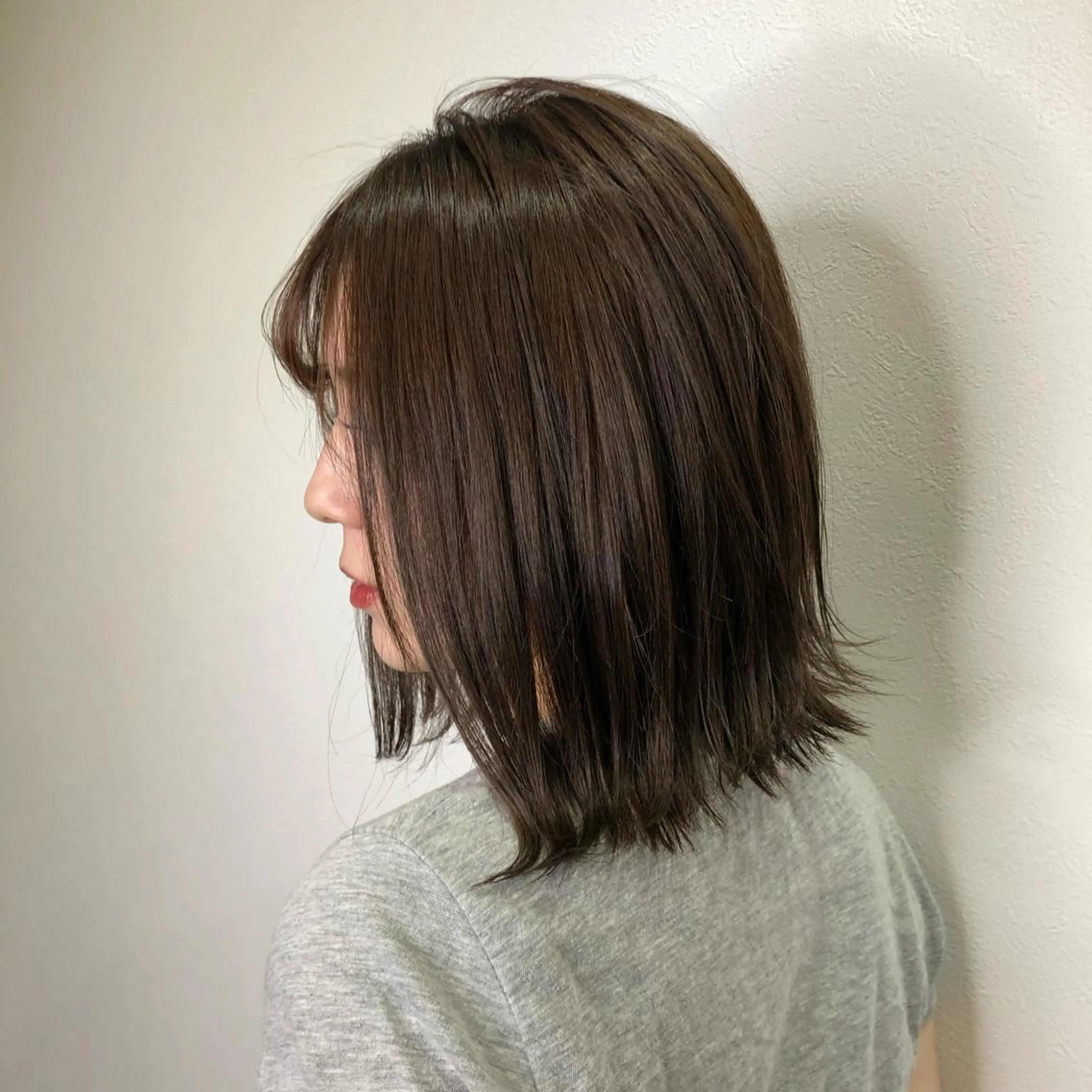 ミディアム カラー VIEWユリナ メイク/ カットのヘアスタイル