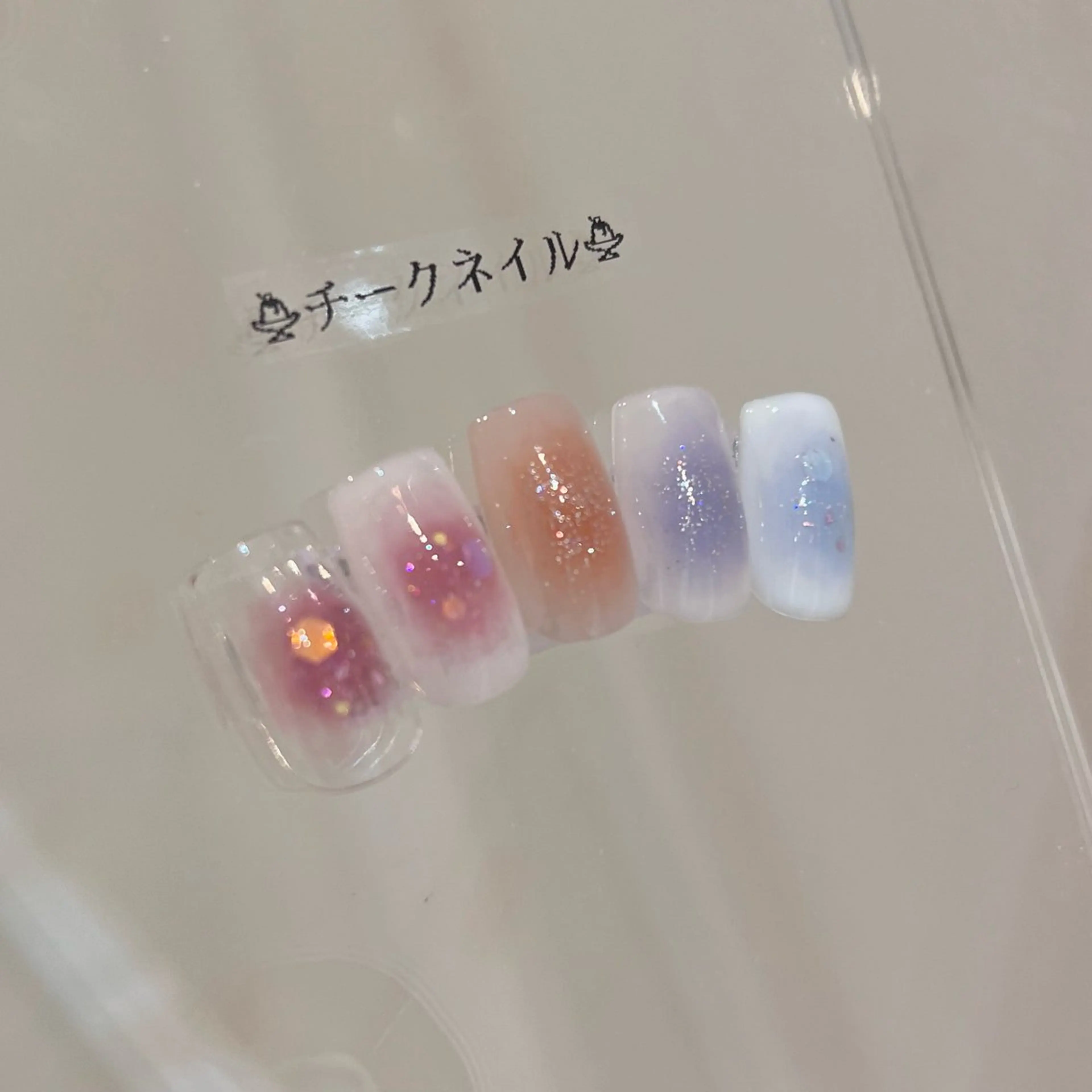 ネイル チークネイル クリアネイル ラメ(グリッター) ハンドネイル 🎀チーク/ちゅるん 🫧chisa🎀のネイルデザイン