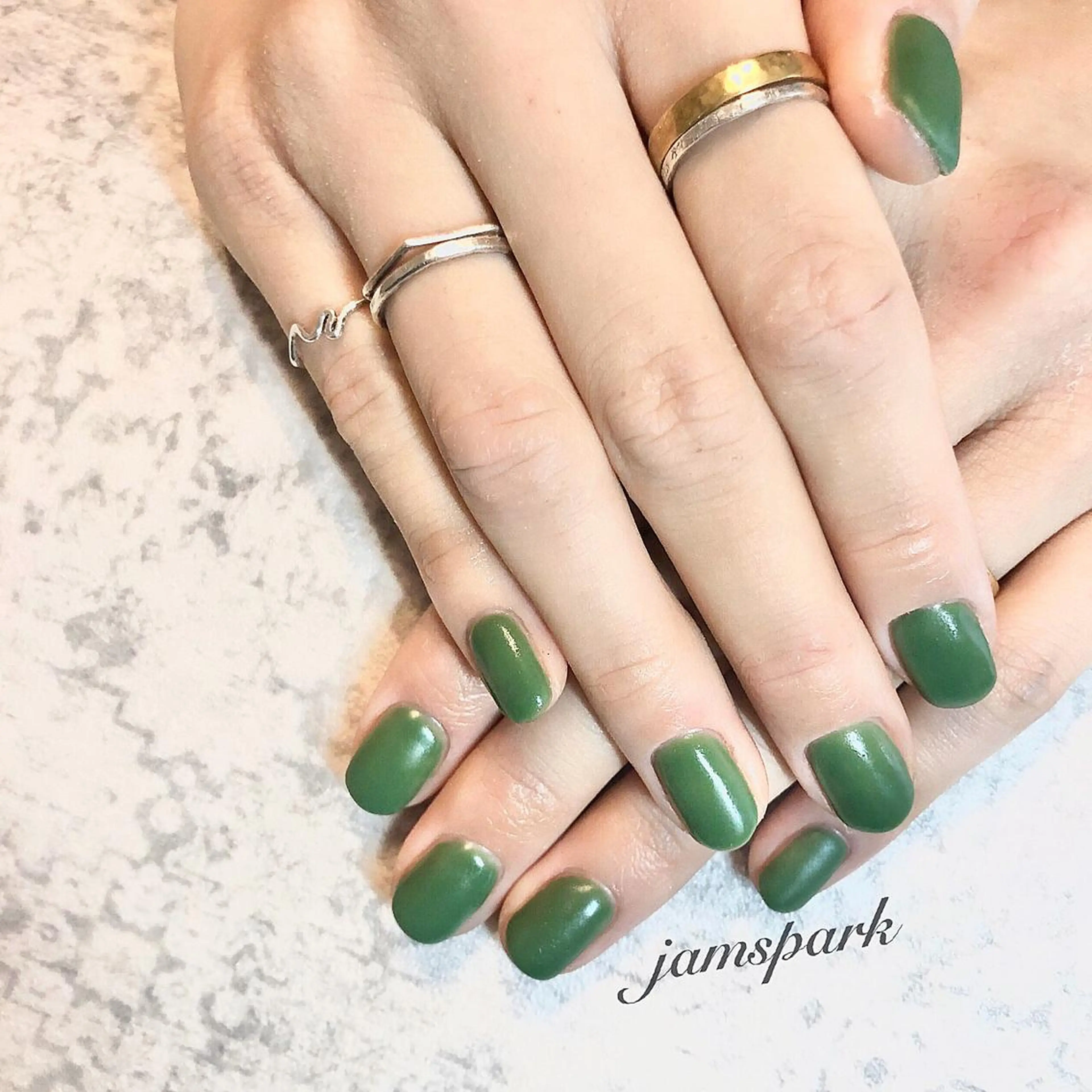 ネイル ジェルネイル グリーン マットネイル ワンカラーネイル ショートネイル ハンドネイル jamspark ✨のネイルデザイン