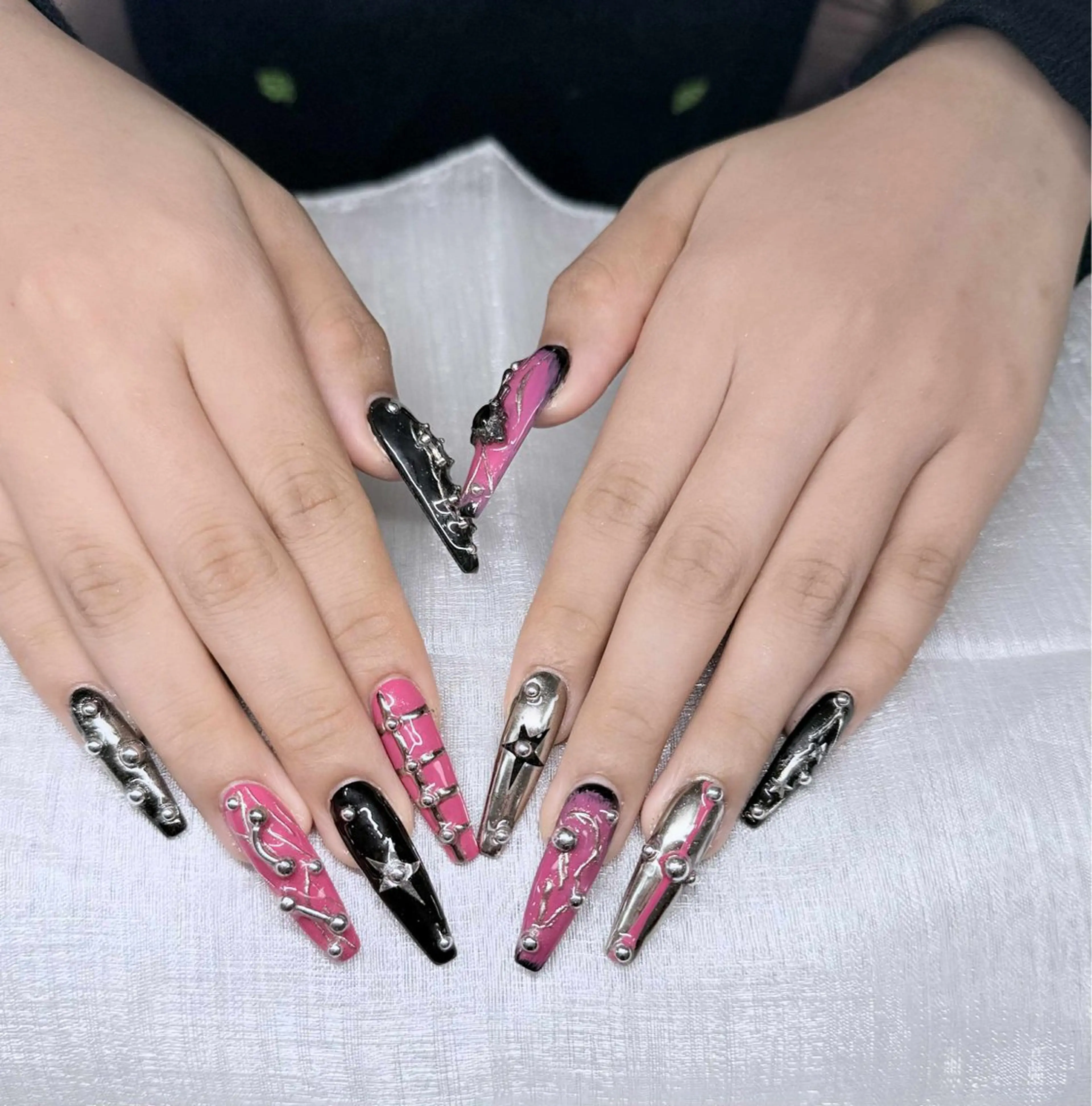 ネイル ハンドネイル Lee Nailsのネイルデザイン