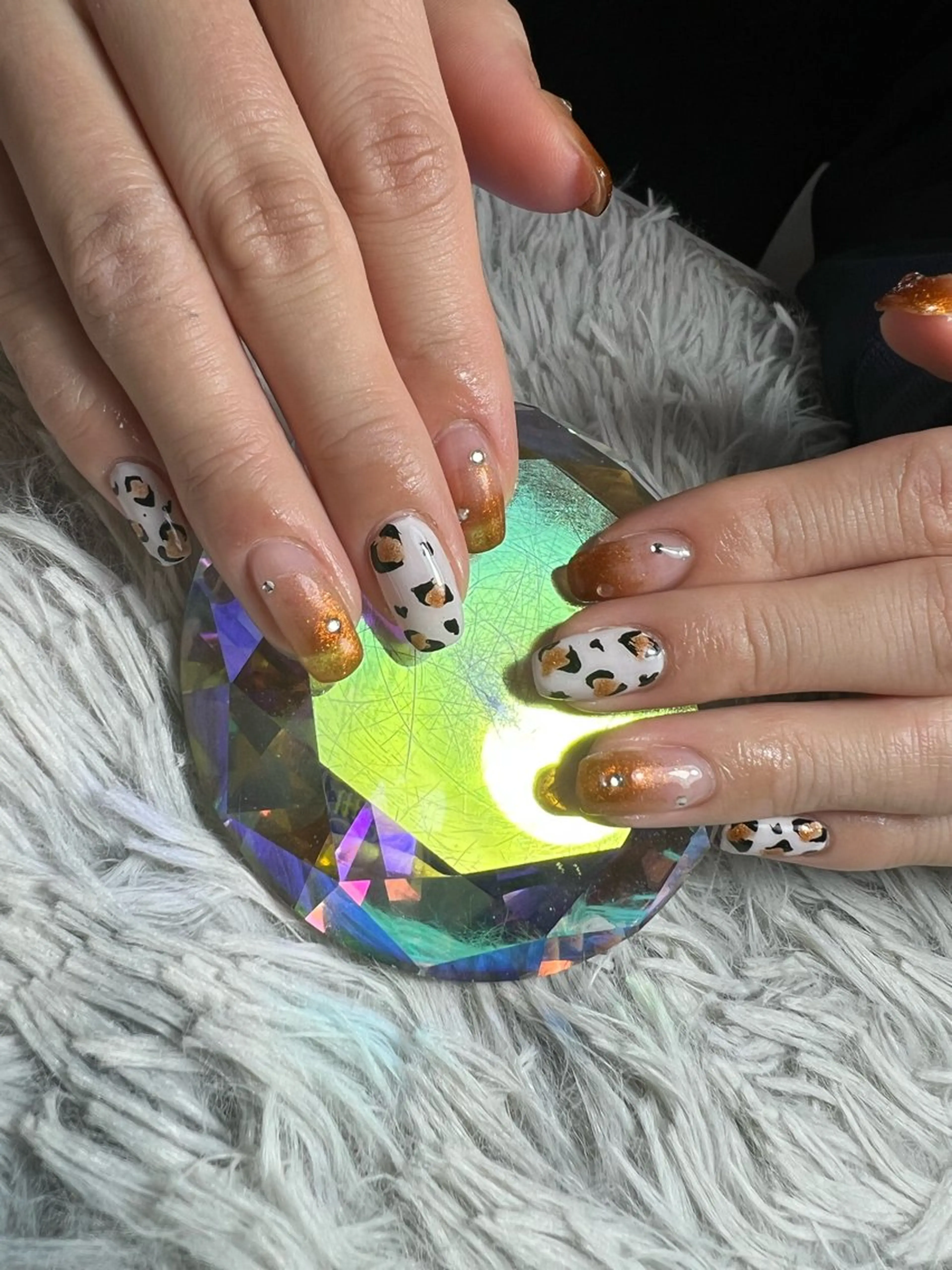 ネイル アニマル柄 ジェルネイル グラデーション ハンドネイル シェヌネイル JURAのネイルデザイン