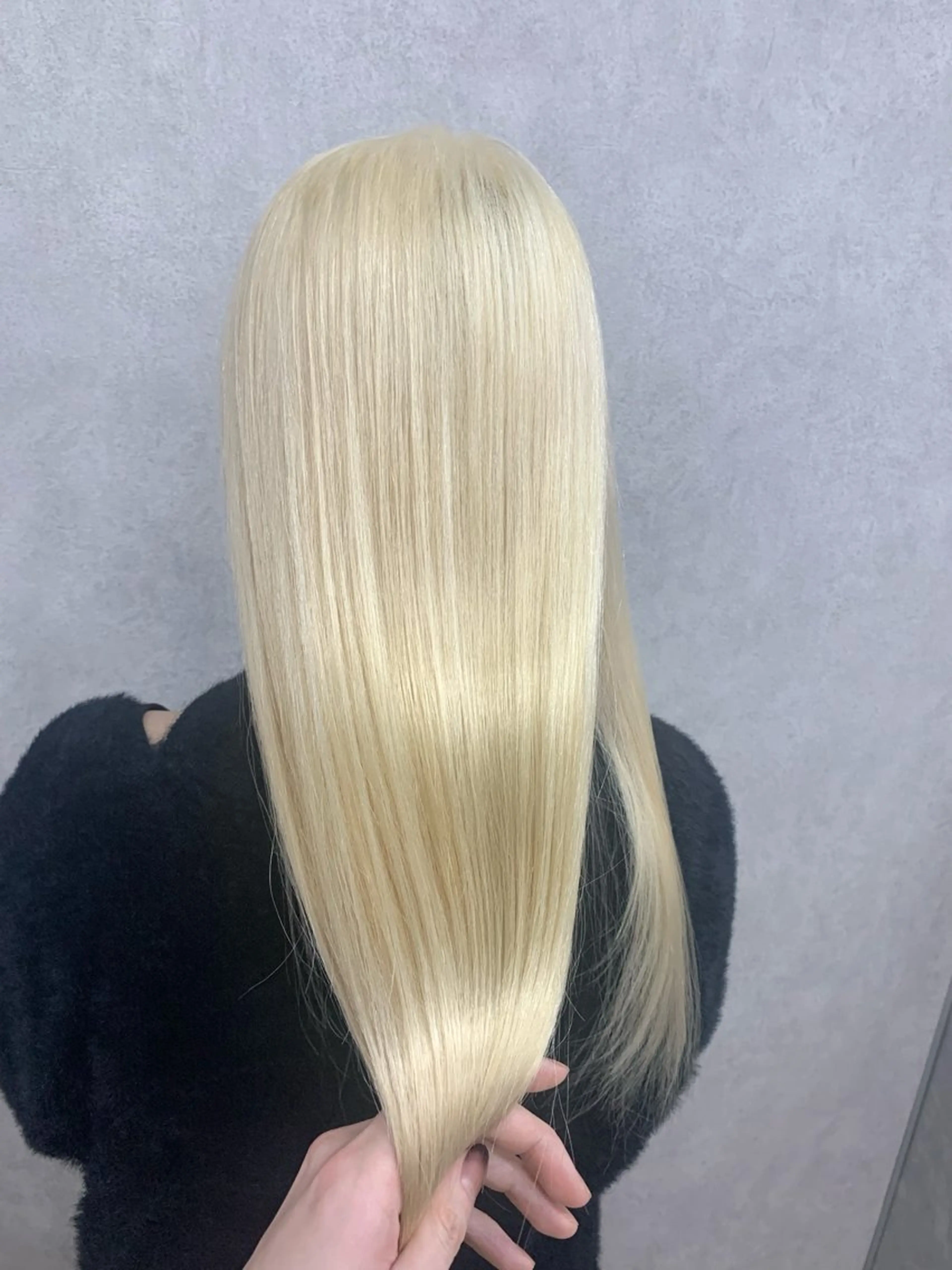 セミロング カラー ヘアカラー トリートメント ヘッドスパ ハイトーン・ブリーチ ムラ修正　八須　錬のヘアスタイル