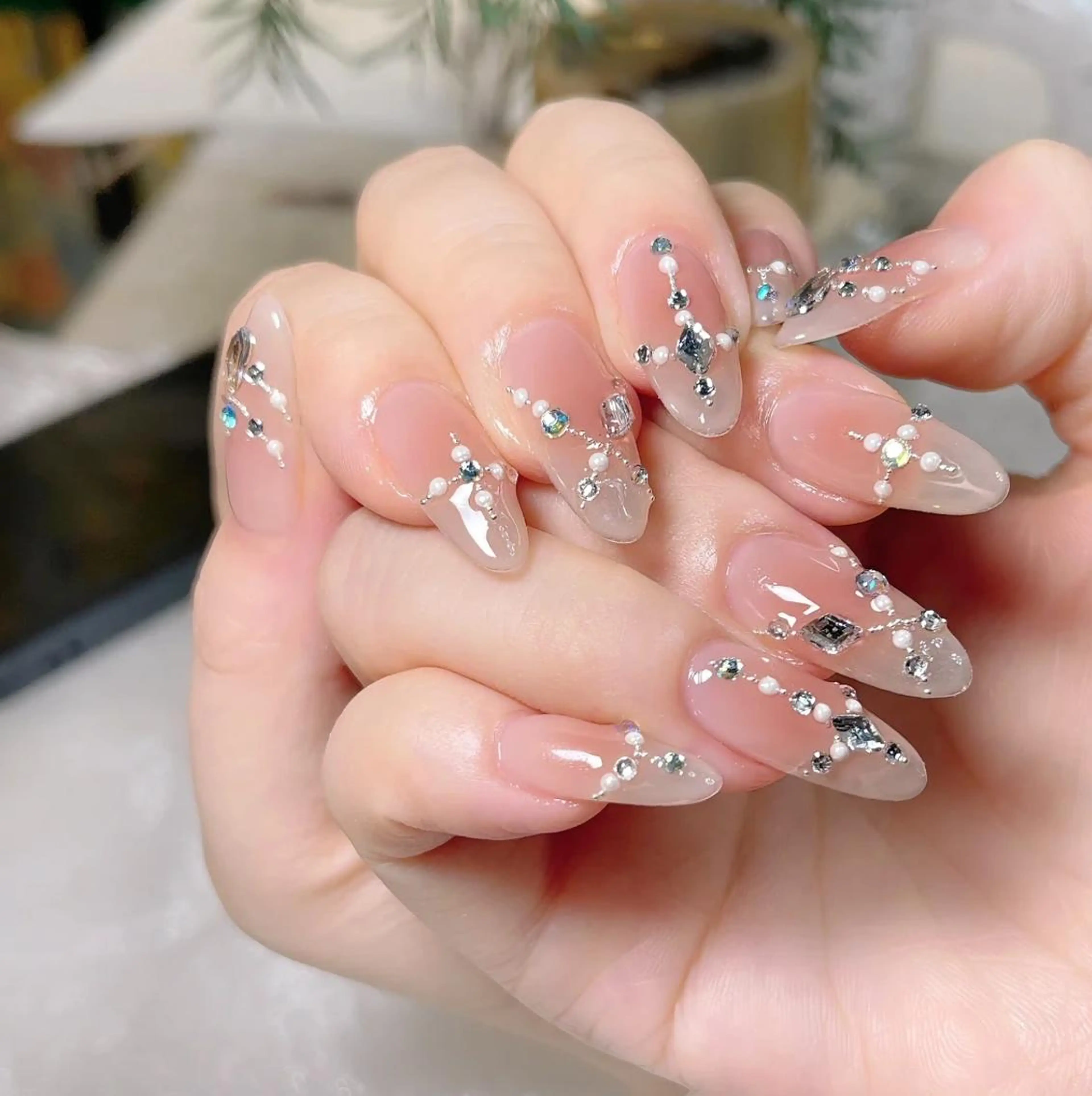 ネイル アートネイル 長さ出し ネイルチップ Queens みなみのネイルデザイン