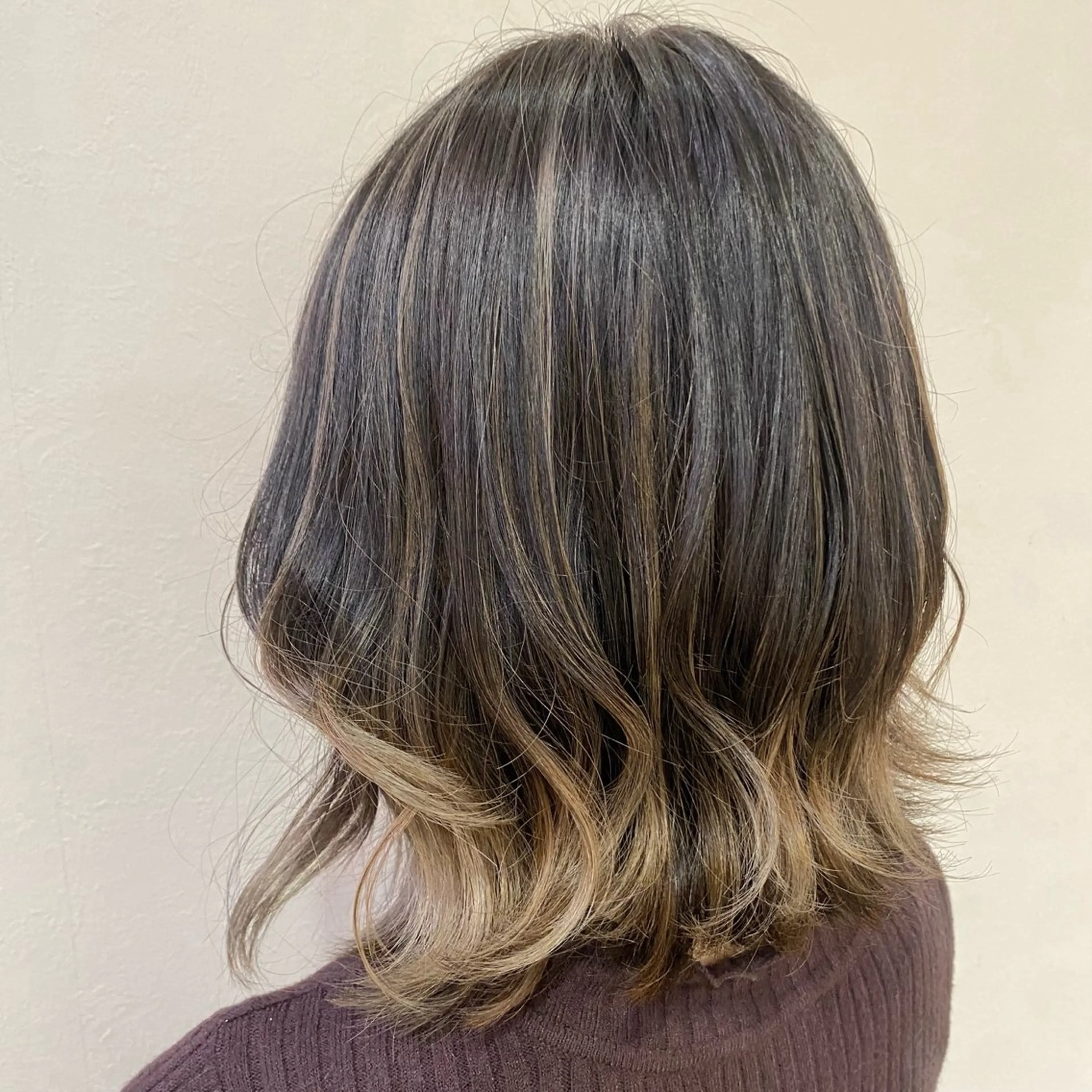 ミディアム レイヤーカット ヘアカラー SALOWIN銀座PAYⅡ店所属・GINZARay2 風本朱里🐥のヘアスタイル