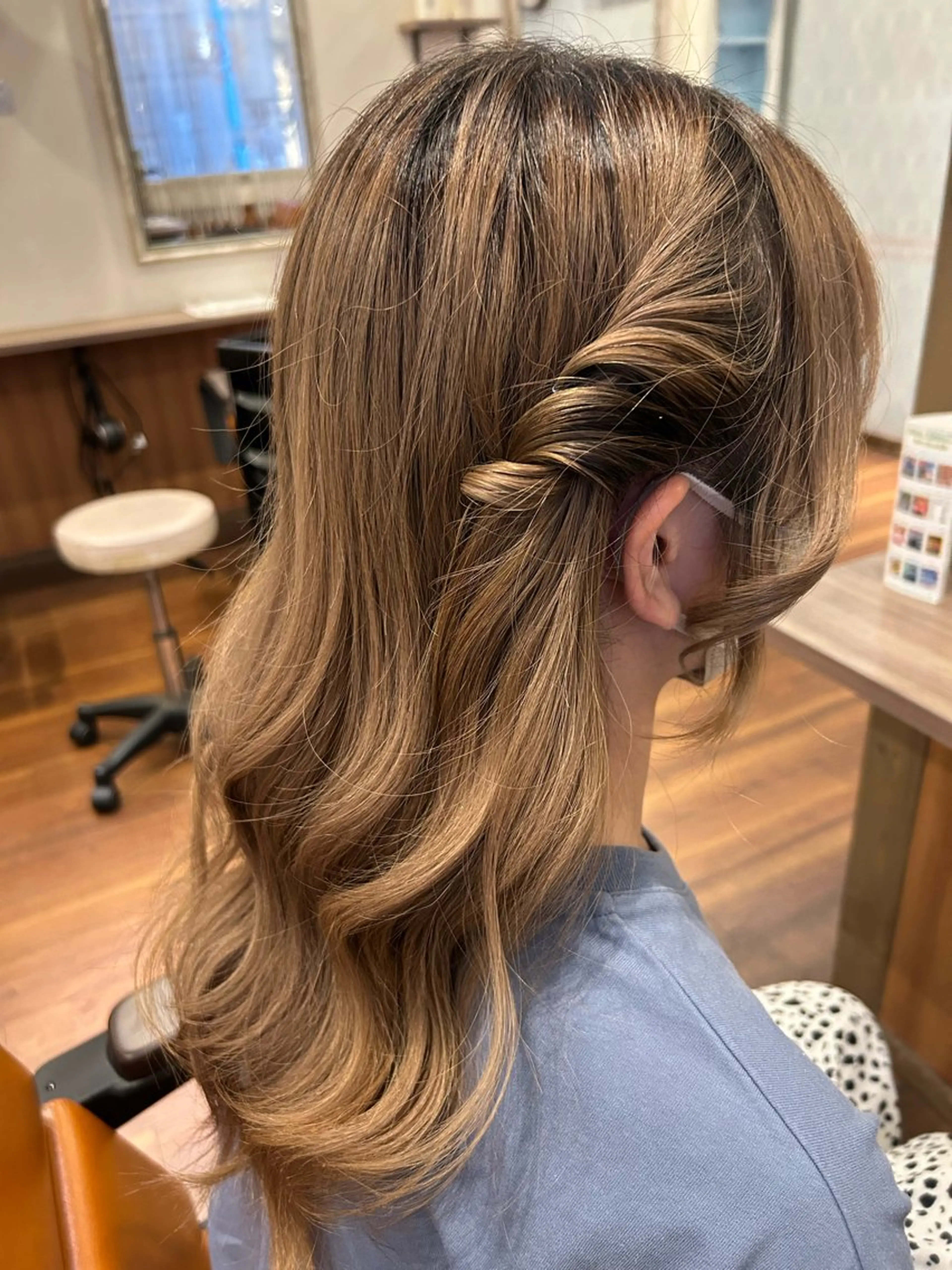 コテ巻きorヘアセットの写真