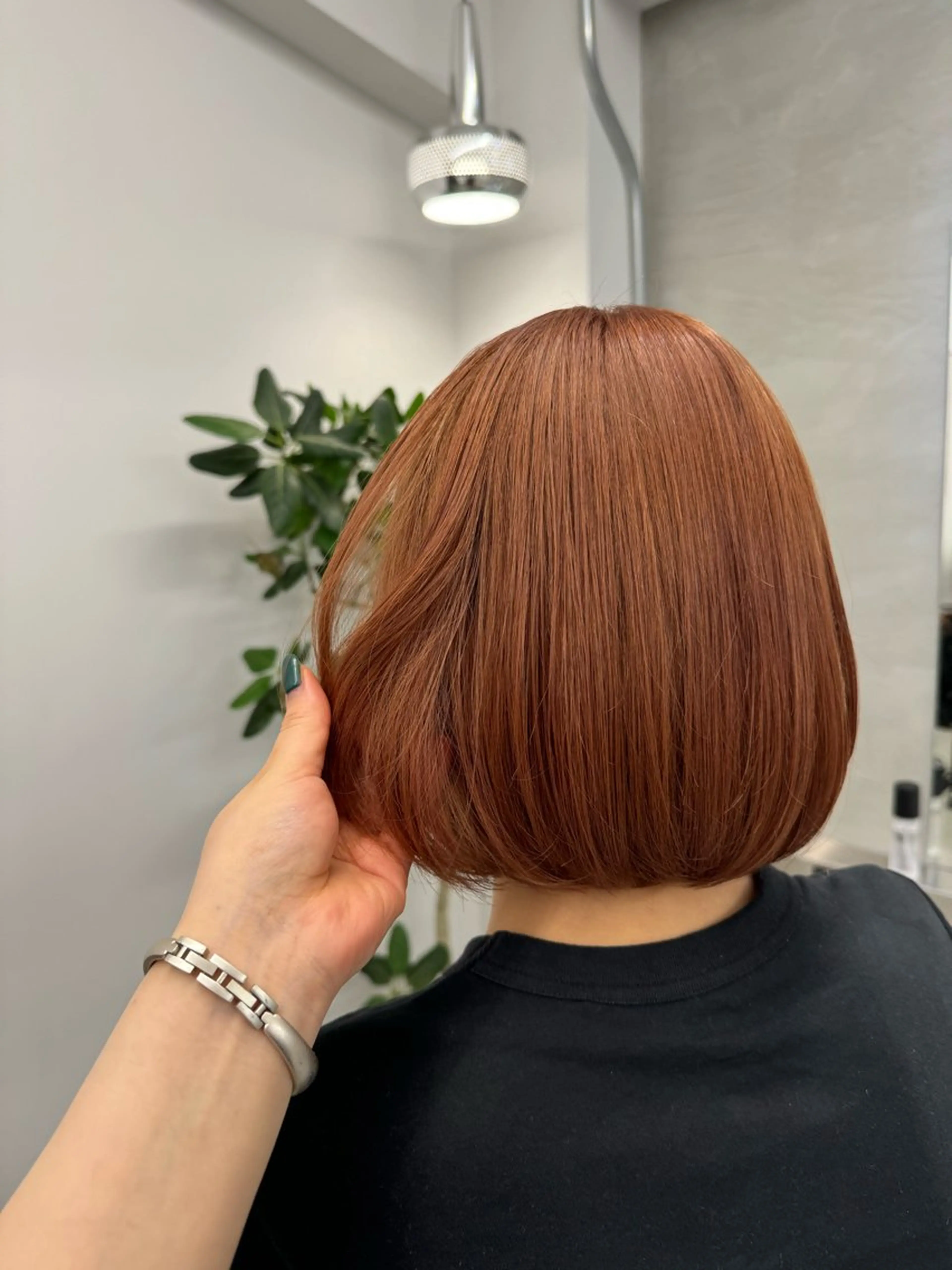 ショート INORI|艶カラ ー|フェイスレイヤーのヘアスタイル