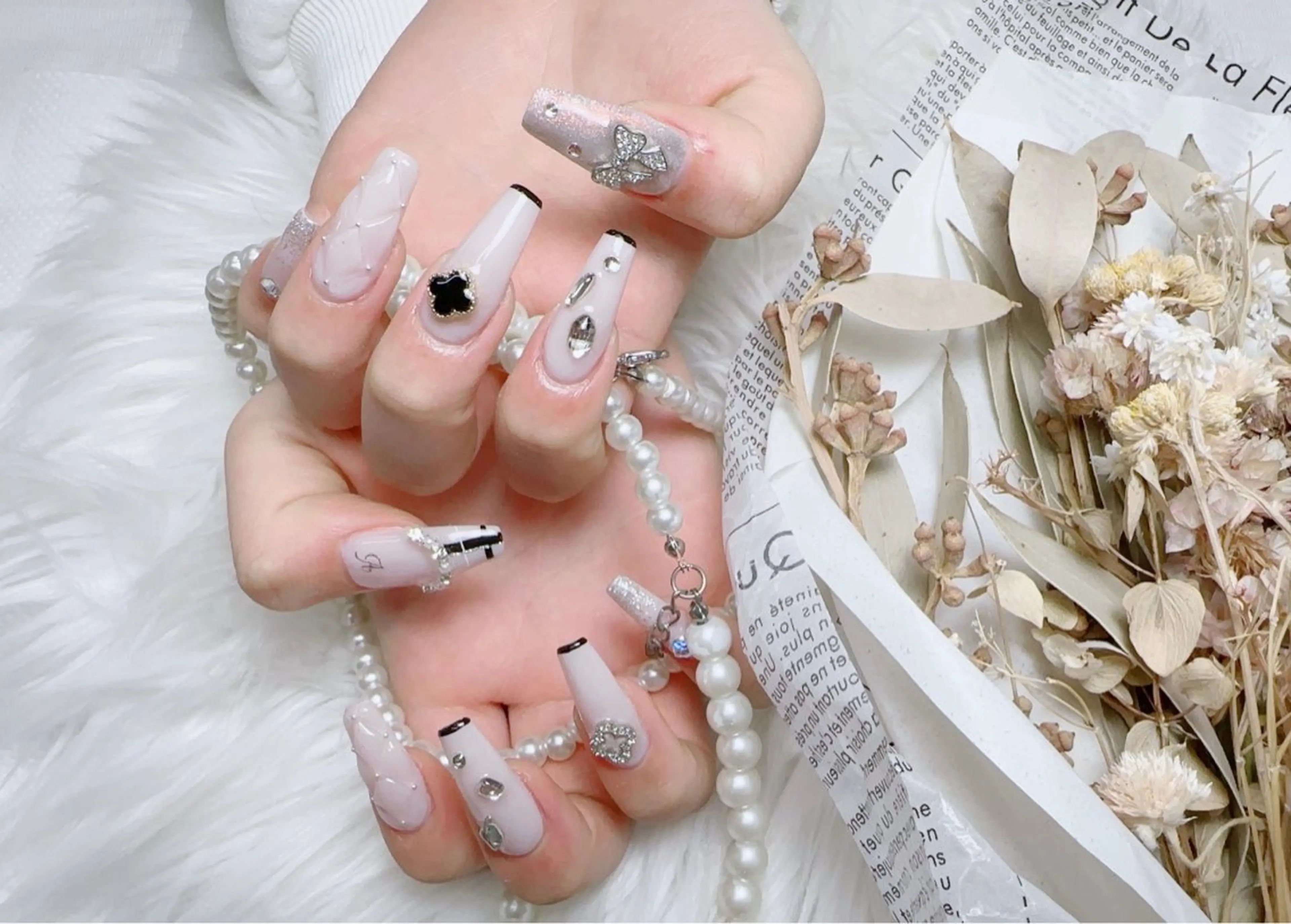 ネイル 長さ出し フレンチネイル ジェルネイル ガラスフレンチ 韓国ネイル ハンドネイル ハンドケア For U nail スカルプ専門店のネイルデザイン
