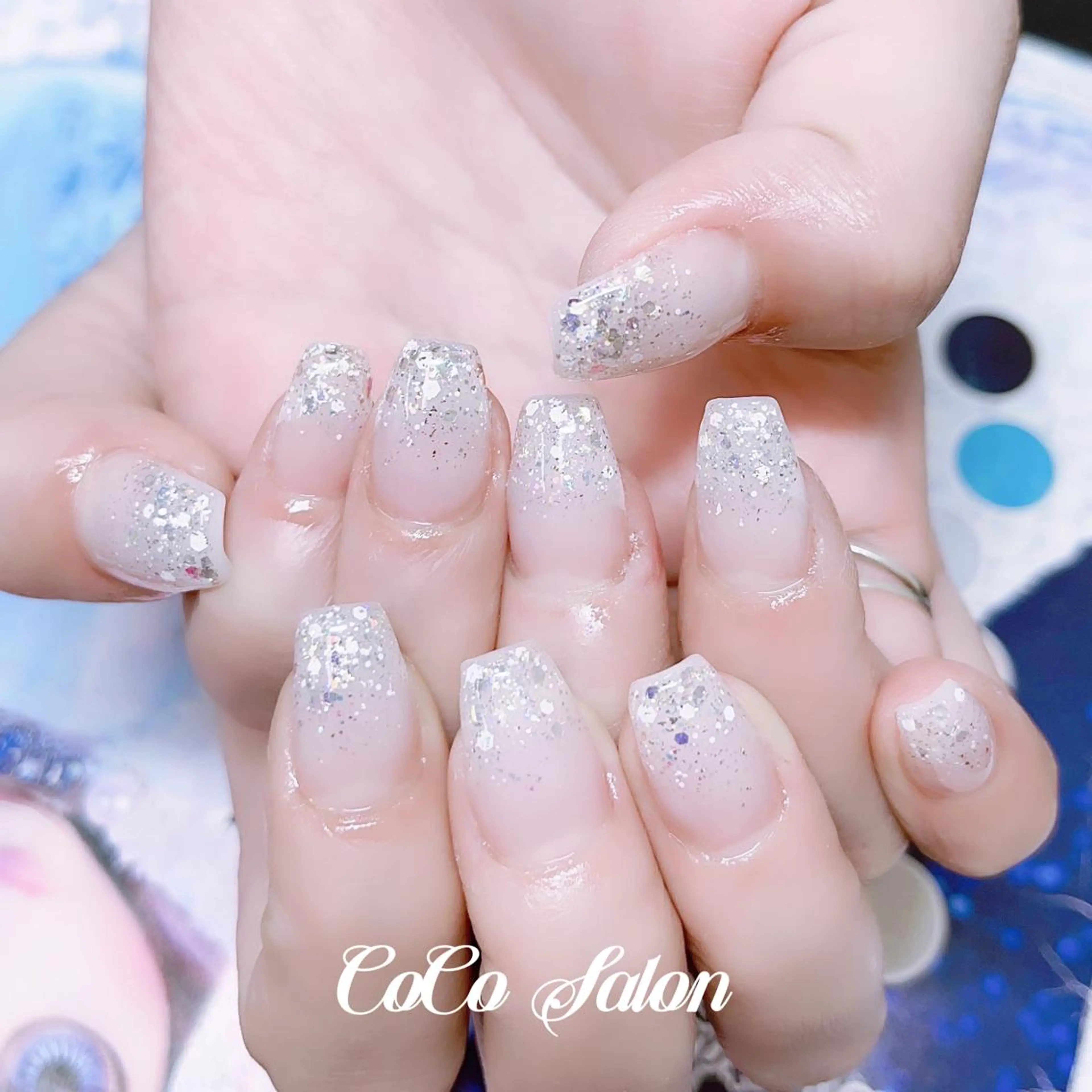 ネイル オーロラネイル 長さ出し ジェルネイル グラデーション ホログラムネイル ハンドネイル CoCoSalon ネイル/まつ毛予約のネイルデザイン