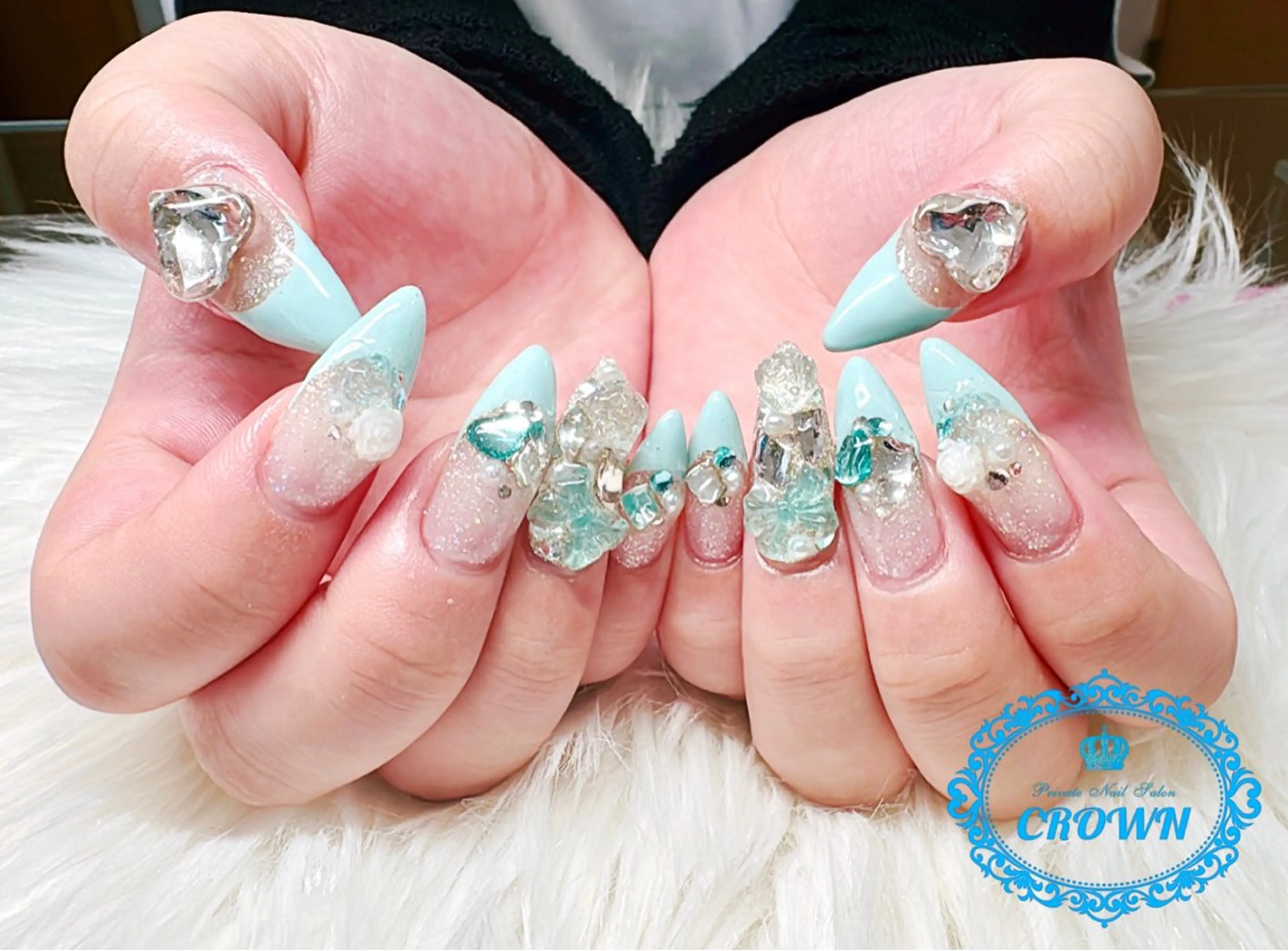 ネイル CROWN プライベートサロンのネイルデザイン