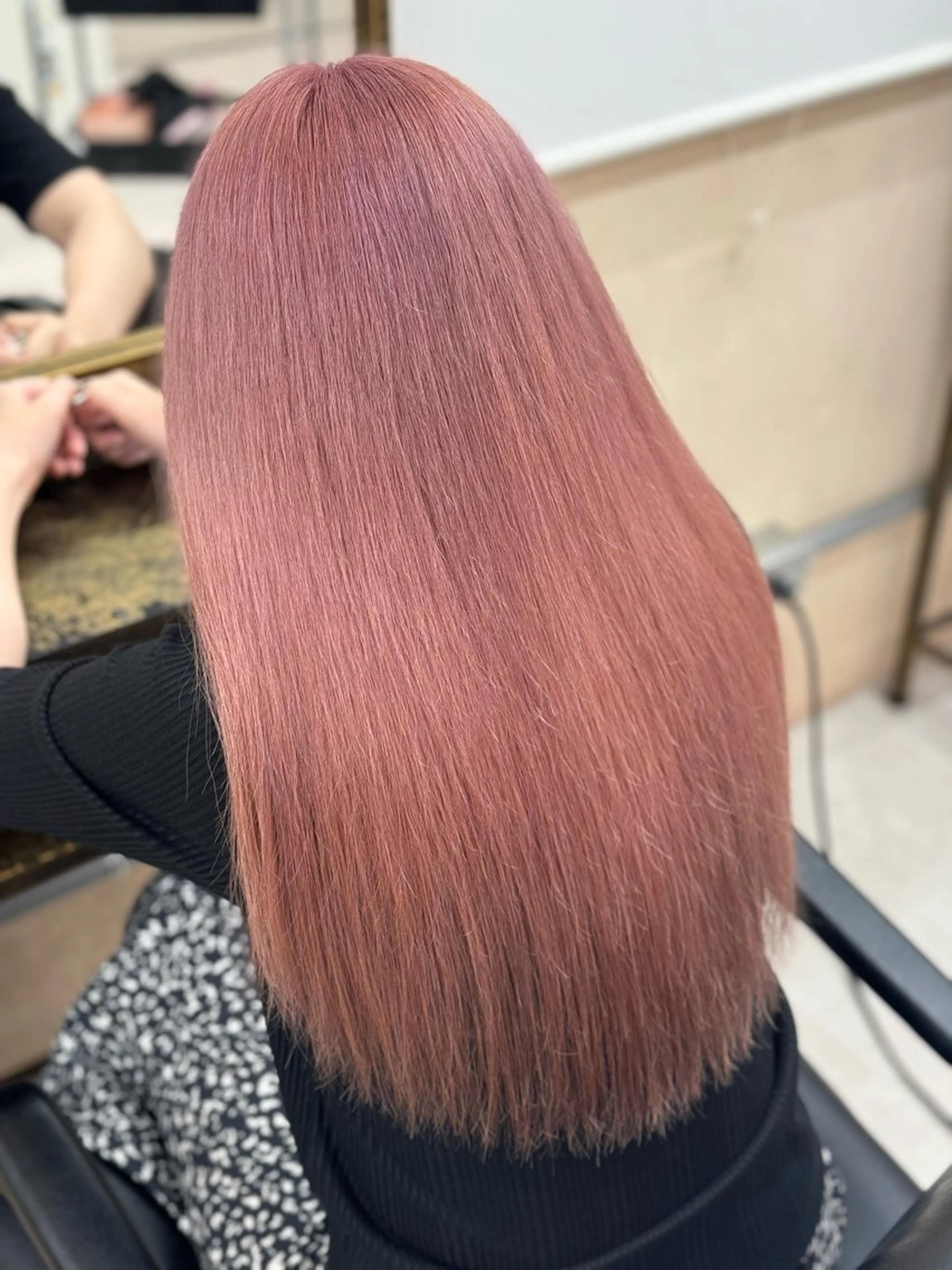 ロング カラー バレイヤージュ ブリーチ ハイトーンカラー エクステ レイヤーカット カット ヘアカラー トリートメント ブリーチ ショーヤのヘアスタイル