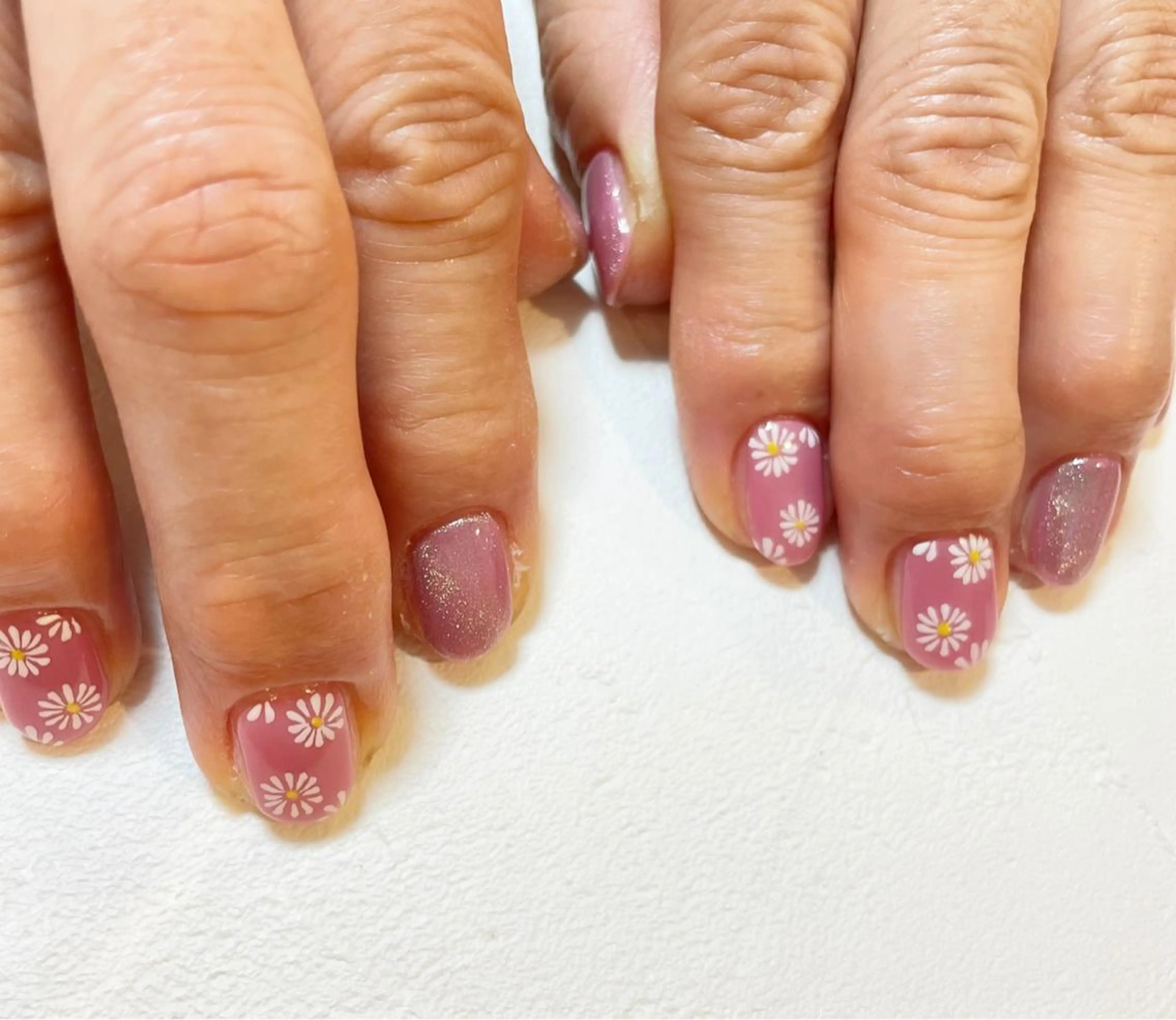 ミディアム ネイル マグネットネイル Re:st〔リスト〕所属・ayane Re:st〔リスト〕のネイルデザイン