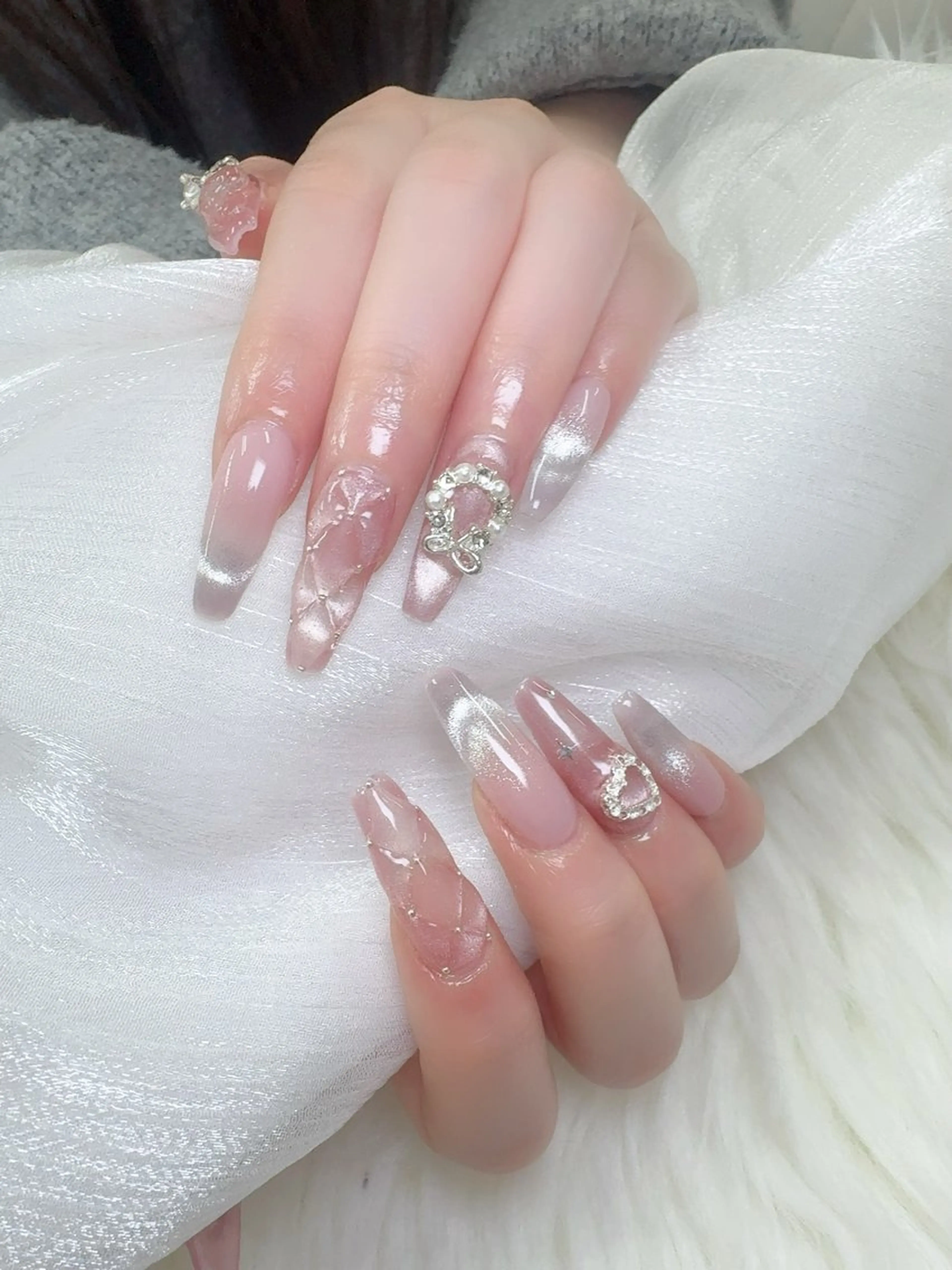 ネイル フレンチネイル 韓国ネイル マグネットネイル ニュアンスネイル オフィスネイル ハンドネイル Mlan Nailのネイルデザイン