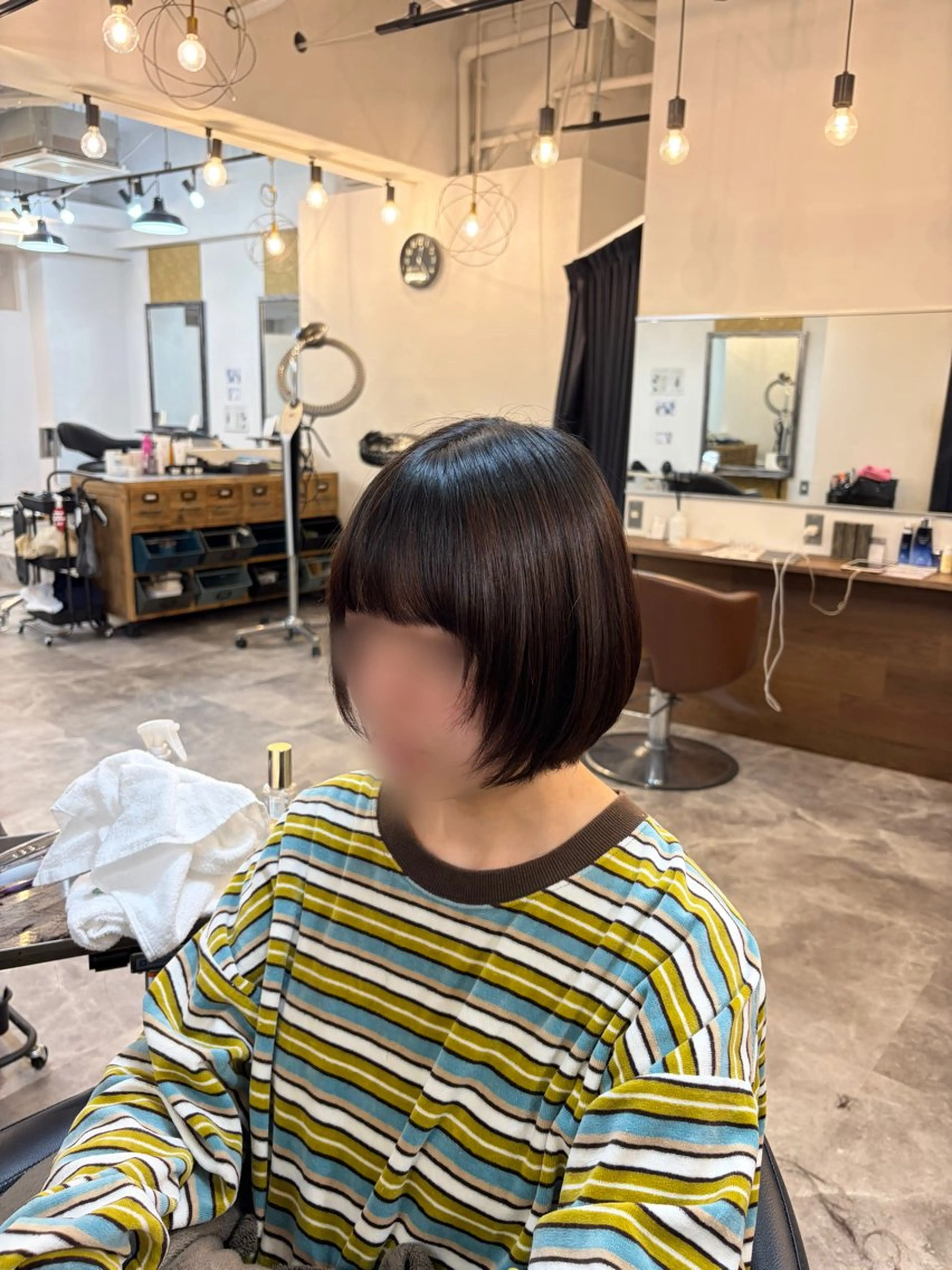 ショート カットモデル 無料🌼岩山のヘアスタイル