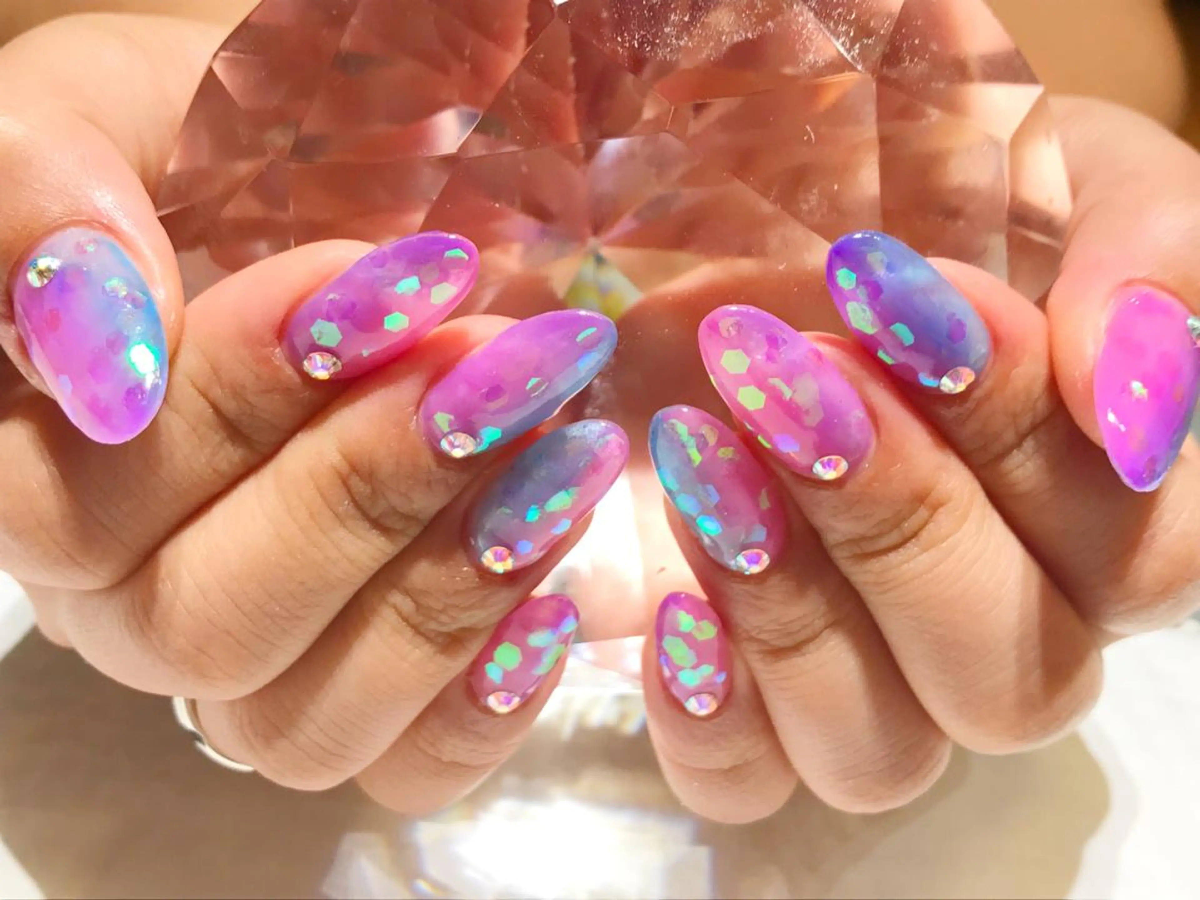 ネイル オーロラネイル クリアネイル ジェルネイル グラデーション ホログラムネイル YUN 💅のネイルデザイン